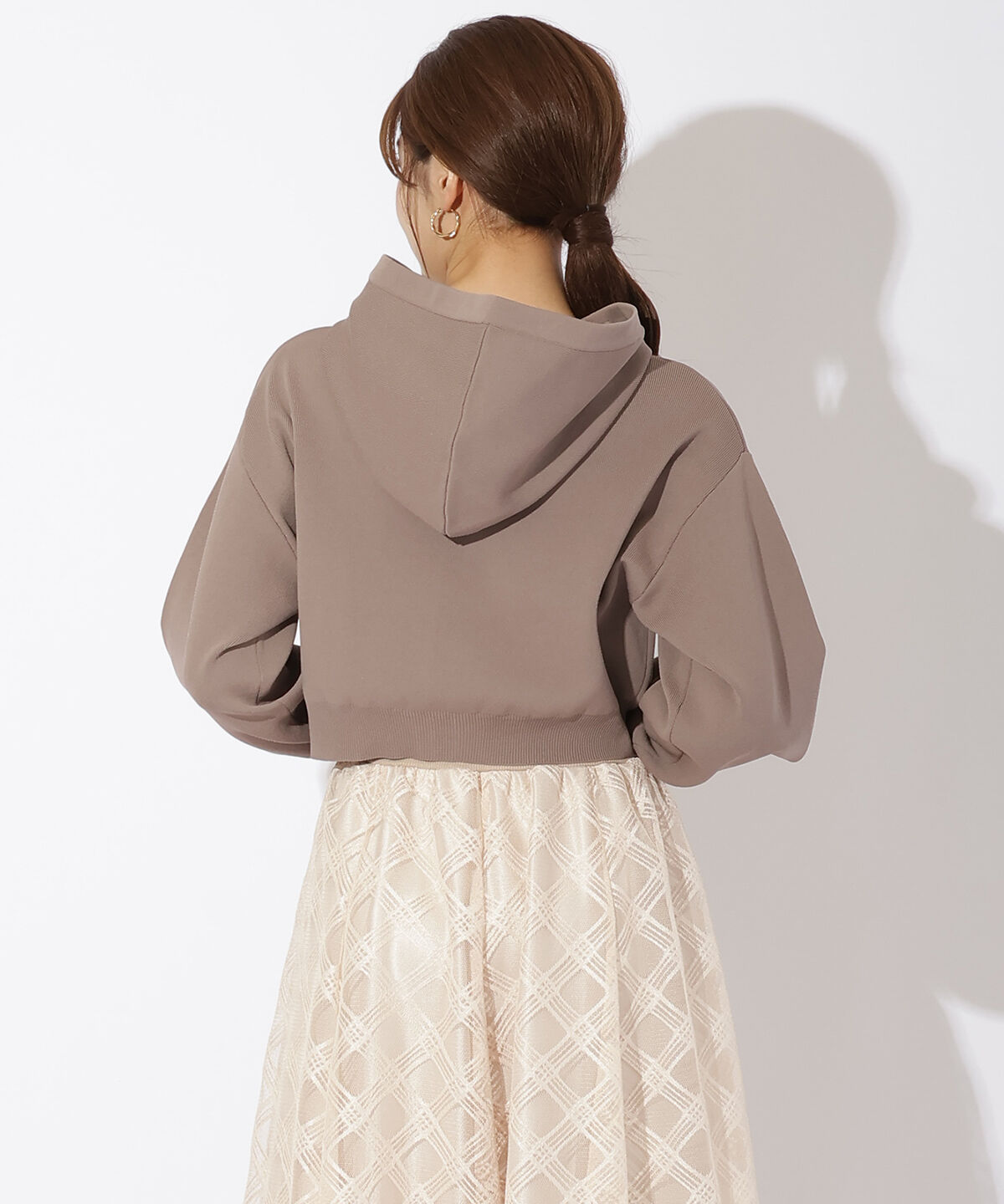 アンドクチュール「ニットクロップド丈ジップパーカー」|パーカー|