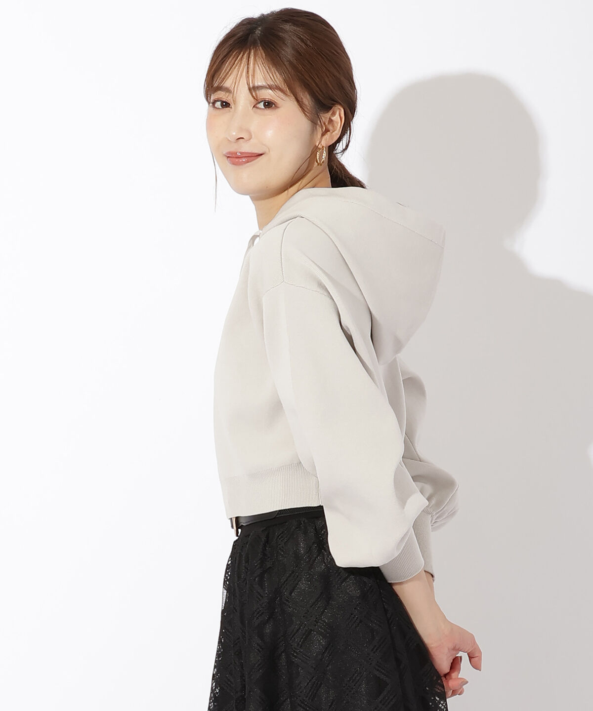 アンドクチュール「ニットクロップド丈ジップパーカー」|パーカー|