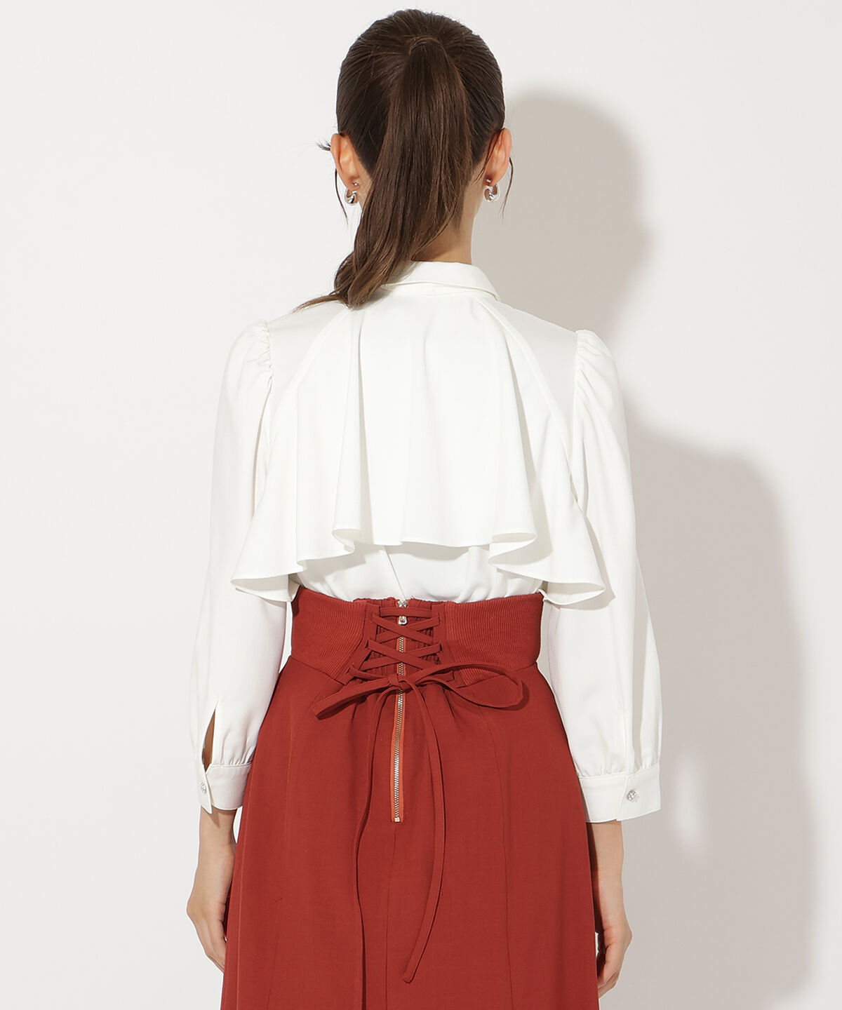 アンドクチュール「ビジューボタンフリルケープブラウス」|シャツ・ブラウス|