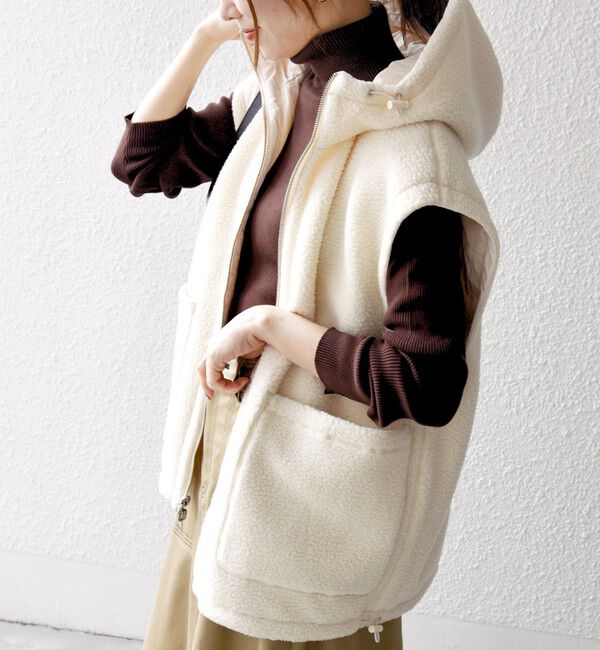 SHIPS any「SHIPS any: ナイロン &times; ボア リバーシブル フーディー ベスト」|ベスト・ジレ|ナチュラル