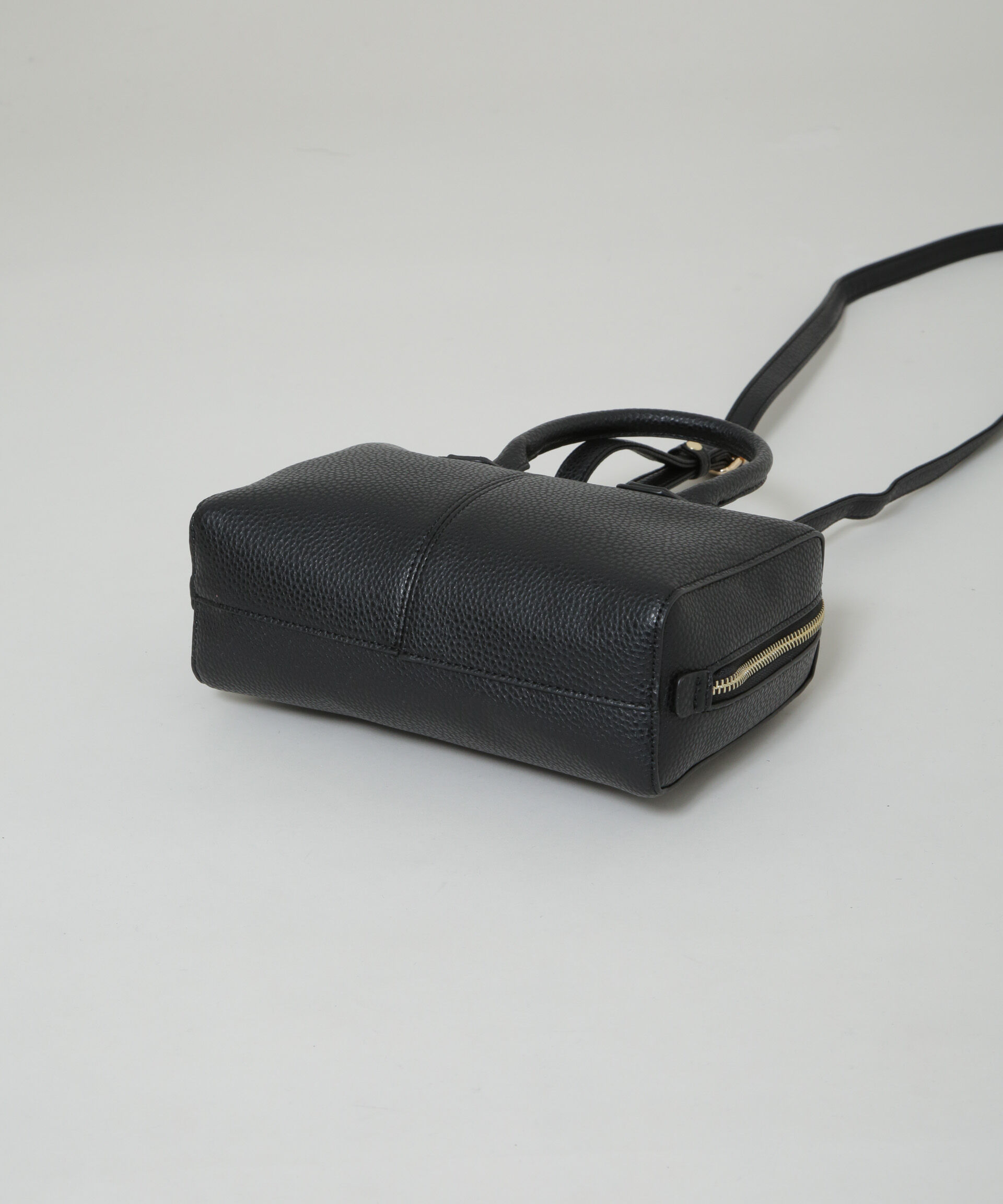 nano･universe「2wayショルダースクエアミニボストンバッグ」|ショルダー・メッセンジャー|