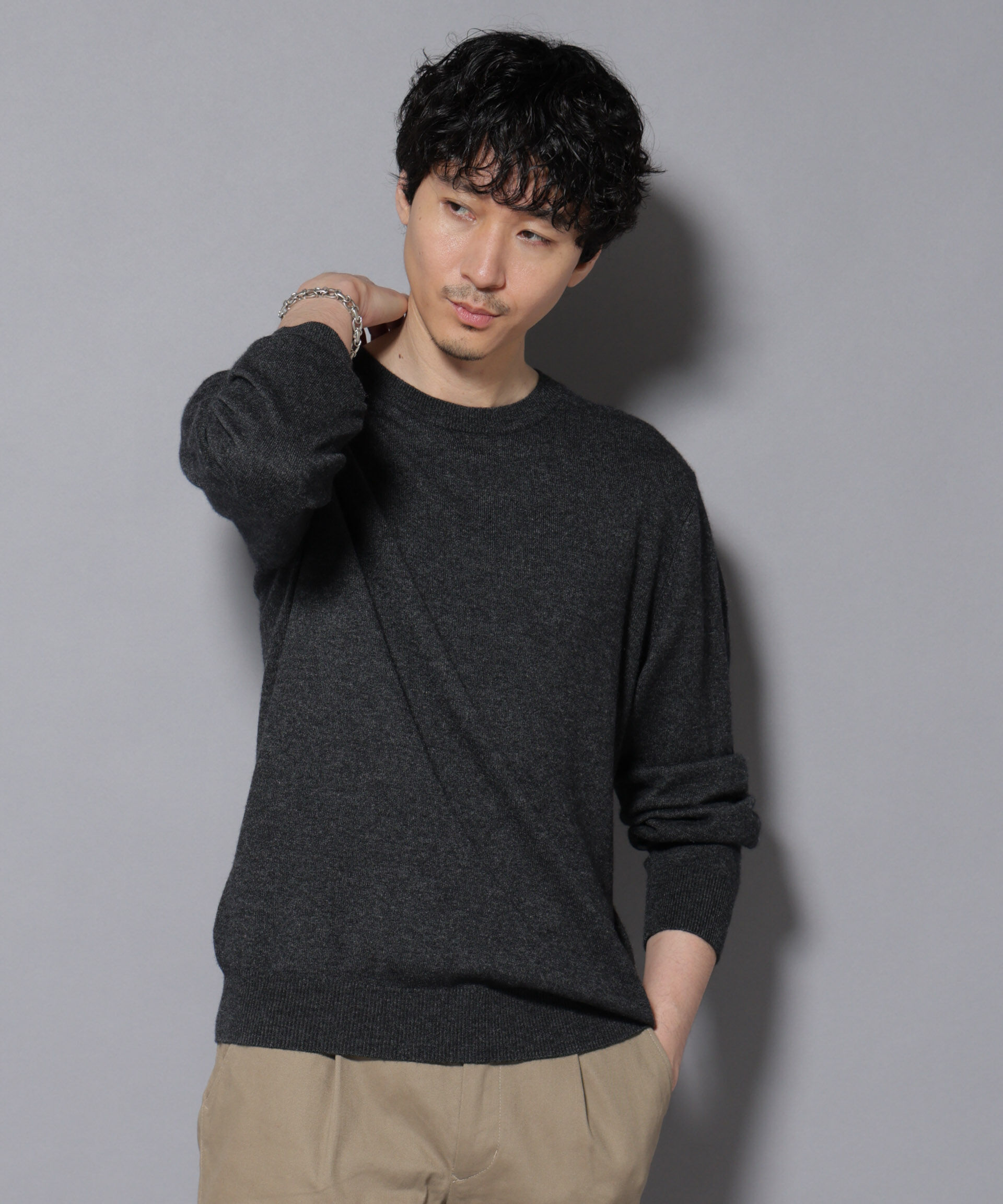 nano･universe「カシミヤミックスクルーネックニット」|ニット・セーター|チャコール3