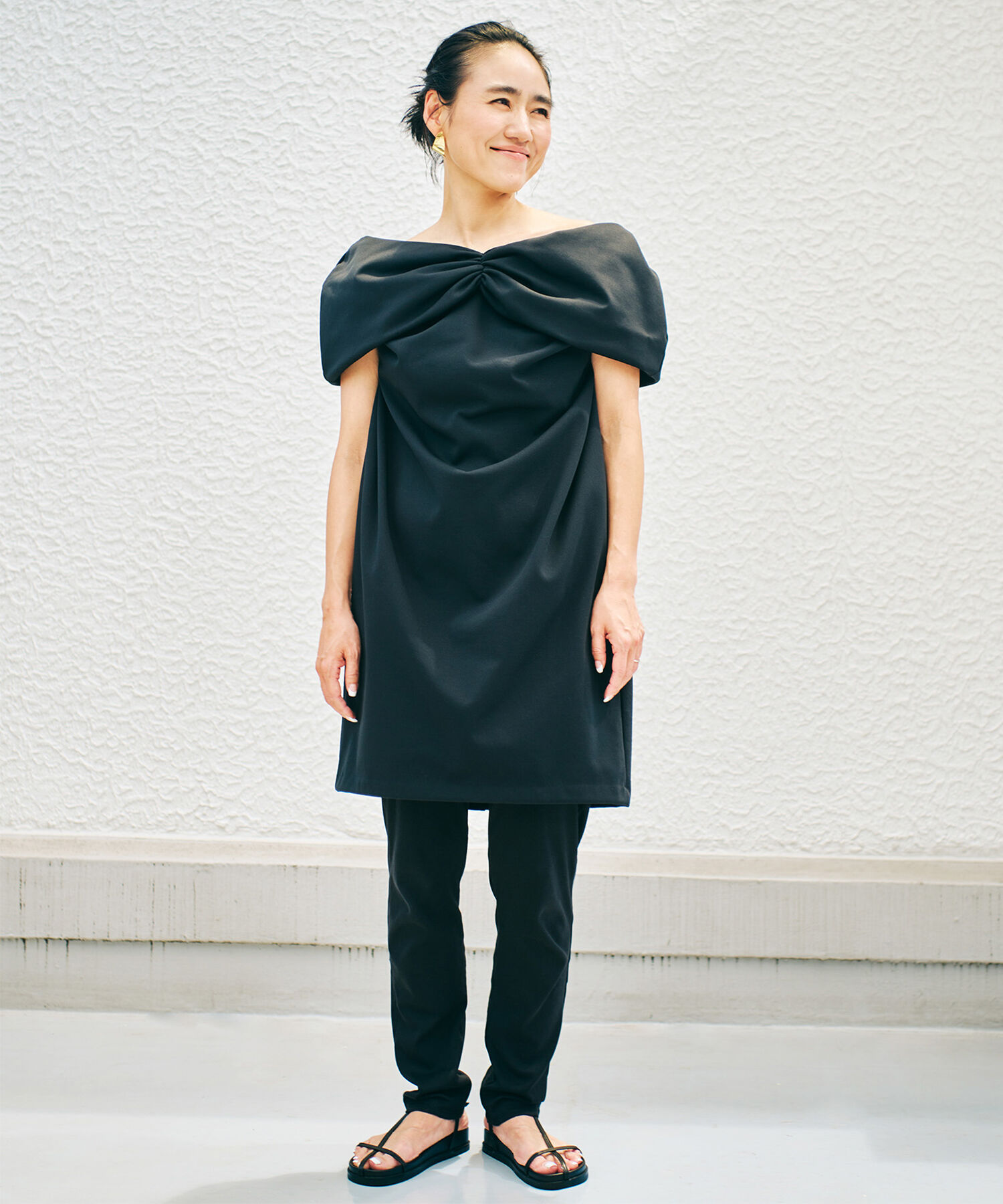 ROPE「【A-GIRL'S&times;ROPE' BY AYA KANEKO】Vスウェットチュニック【メディア掲載】」|Tシャツ・カットソー|ブラック(01)