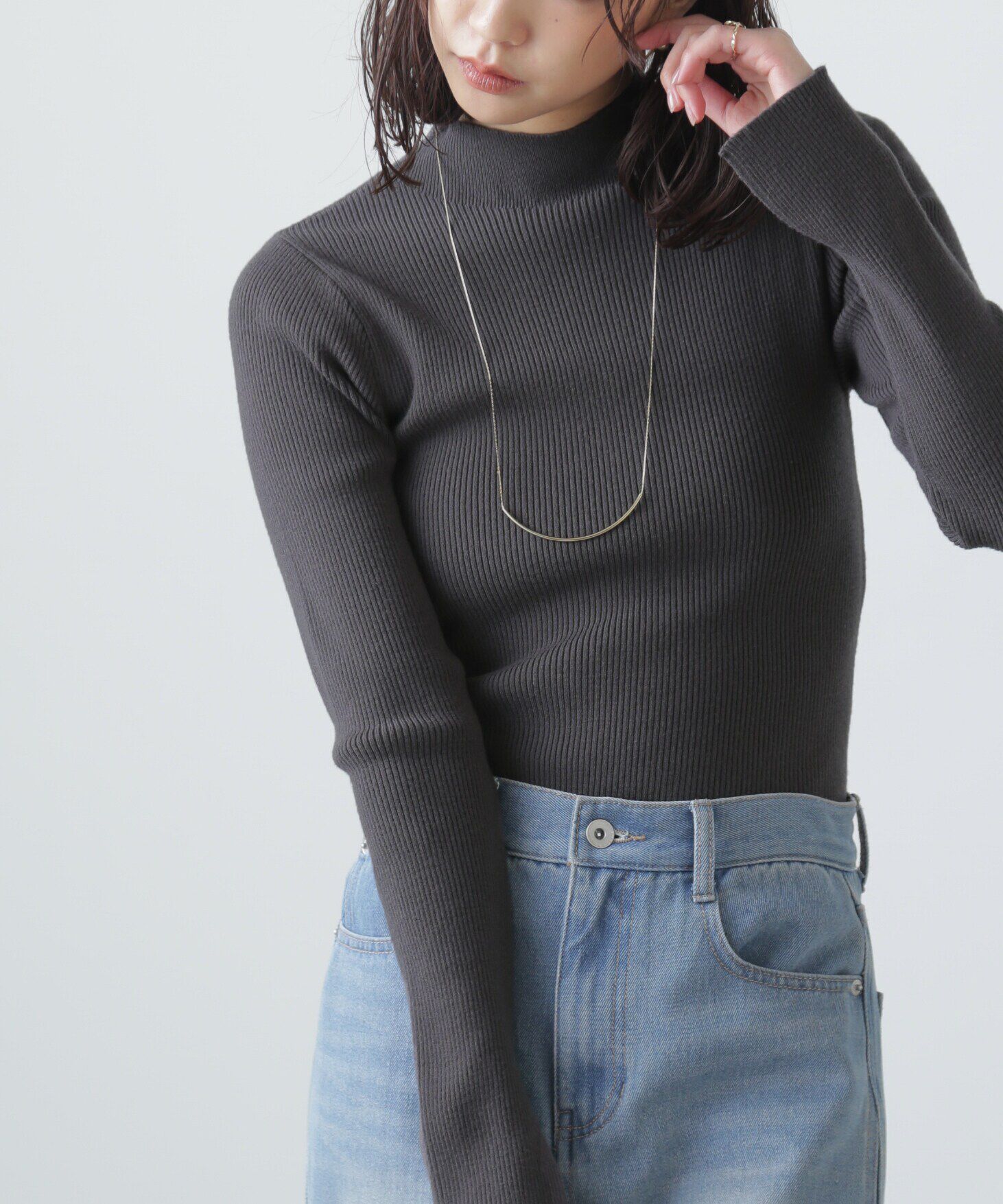  「〈洗える〉マシンウォッシャブルボトルネックリブニット」|ニット・セーター|チャコールグ