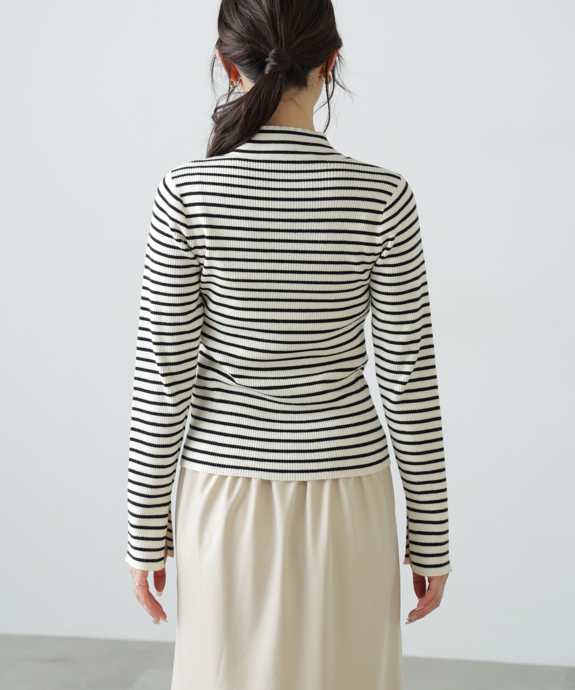  「〈洗える〉マシンウォッシャブルボトルネックリブニット」|ニット・セーター|