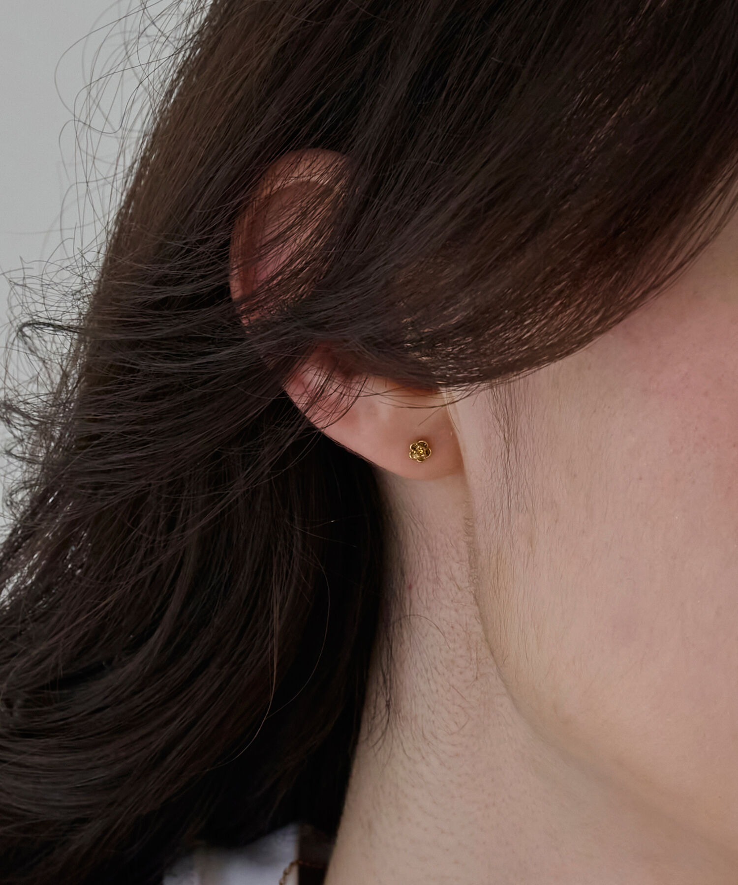 Phoebe「【金属アレルギー対応】プチフラワービジュースタッドピアス　オレンジ」|ピアス|