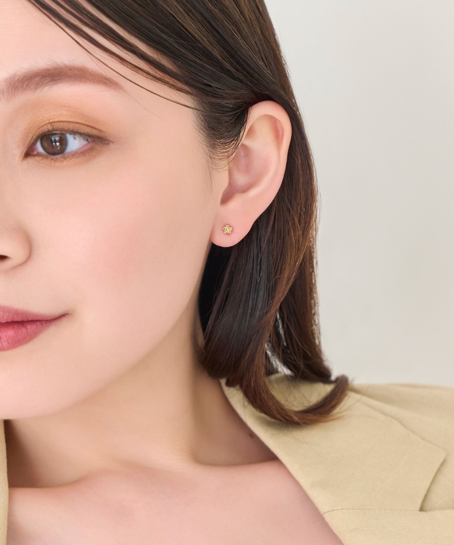 Phoebe「【金属アレルギー対応】プチフラワービジュースタッドピアス　オレンジ」|ピアス|