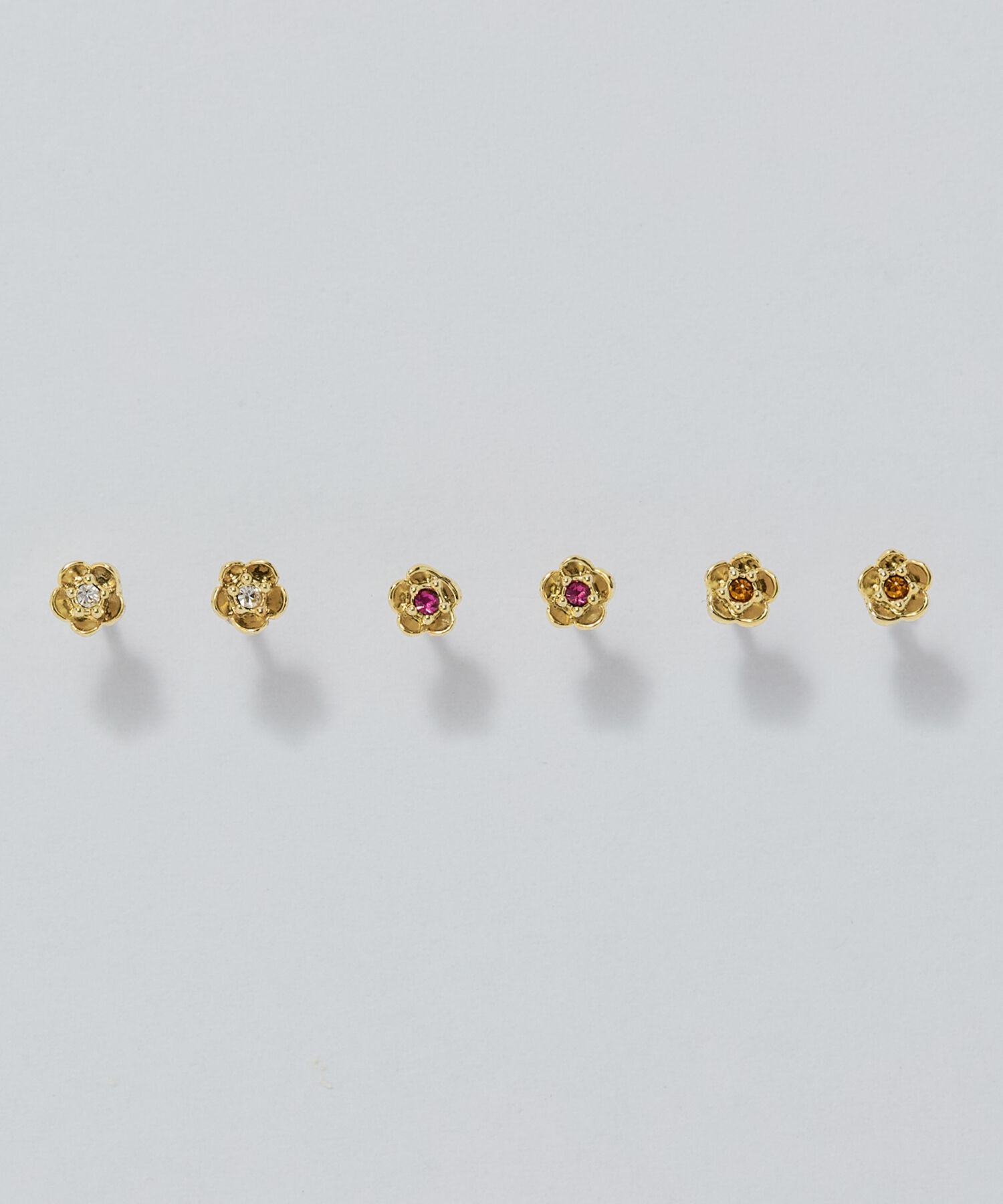 Phoebe「【金属アレルギー対応】プチフラワービジュースタッドピアス　オレンジ」|ピアス|