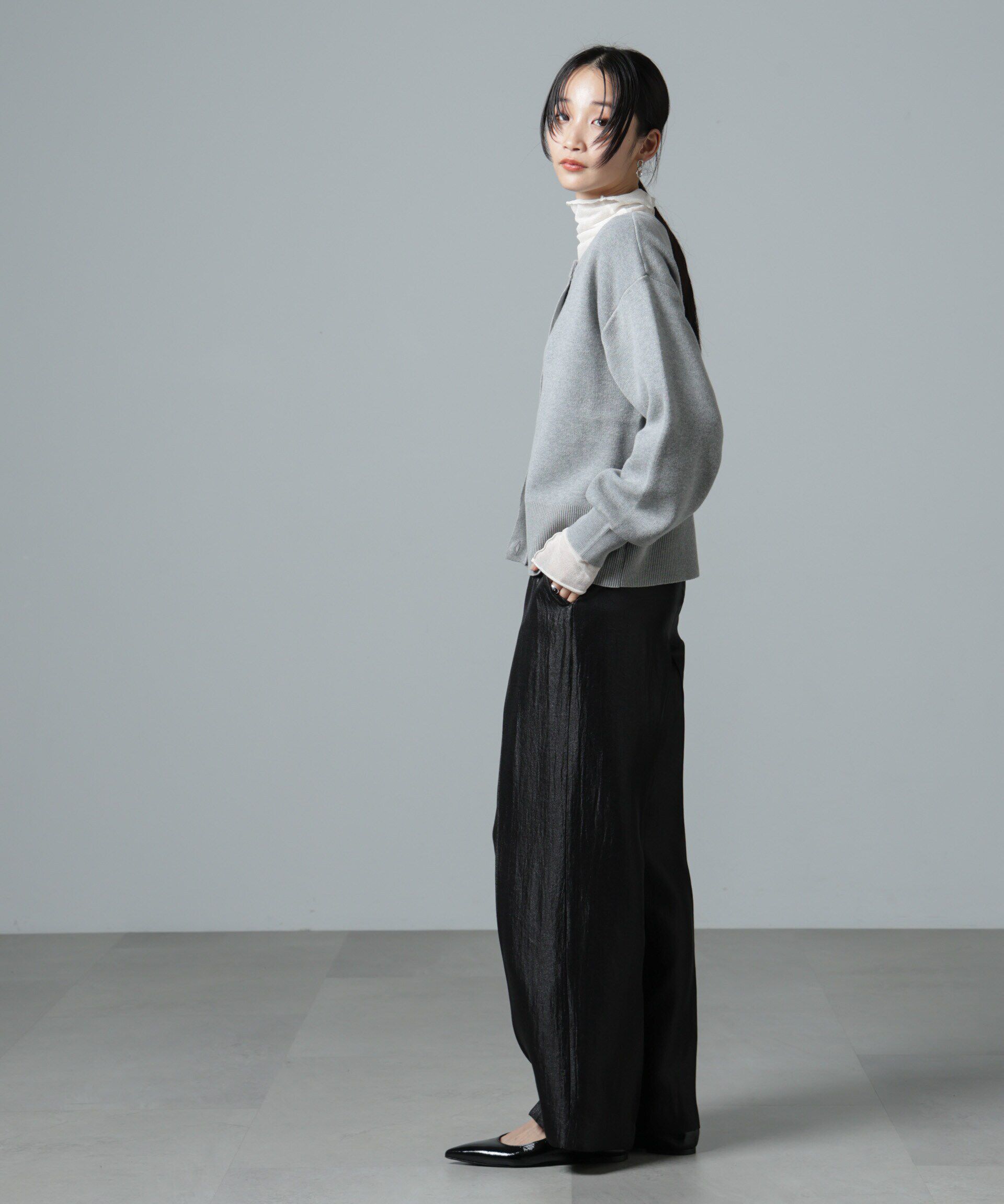 nano･universe「シャイニーサテンイージーパンツ」|チノ|