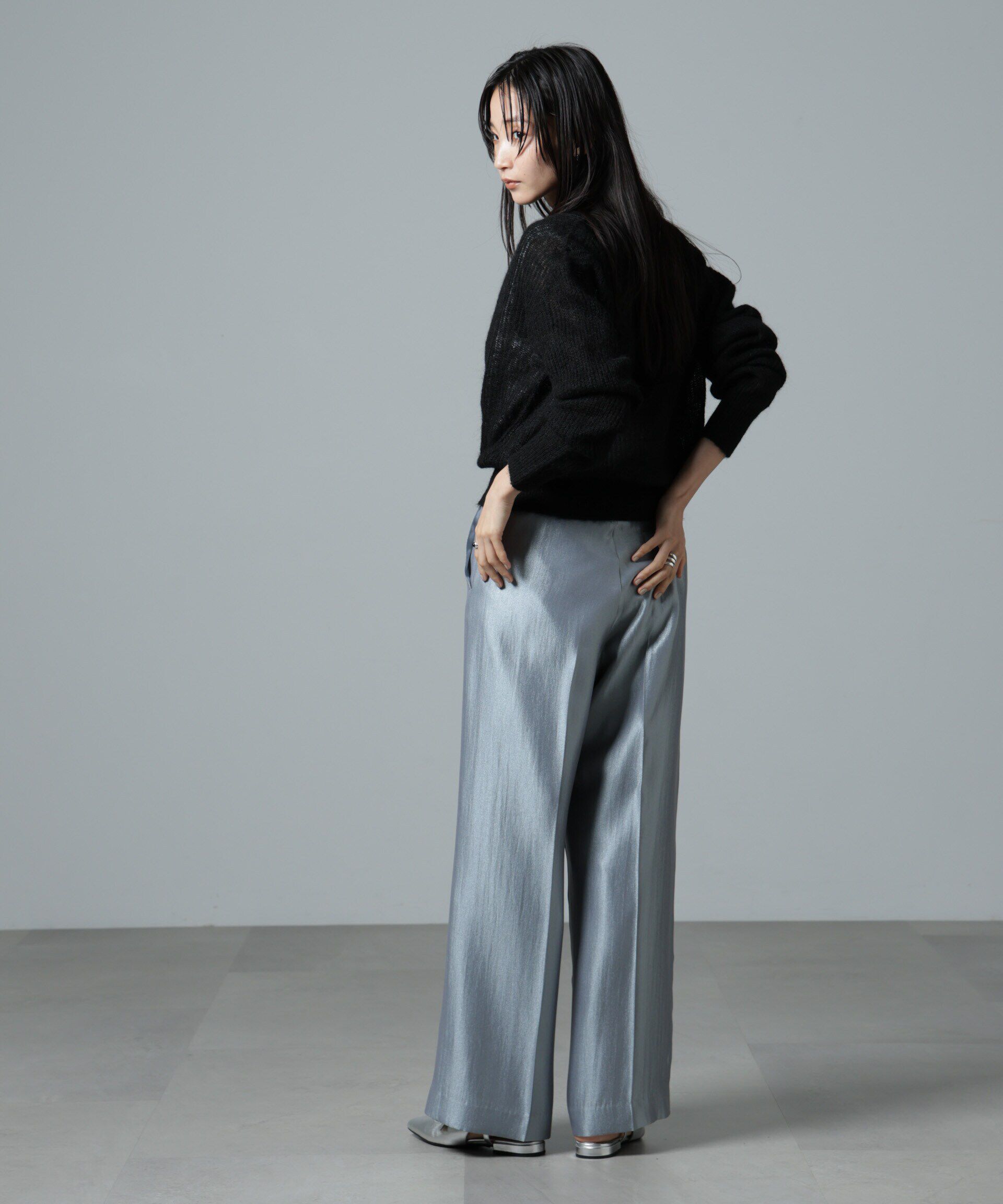 nano･universe「シャイニーサテンイージーパンツ」|チノ|