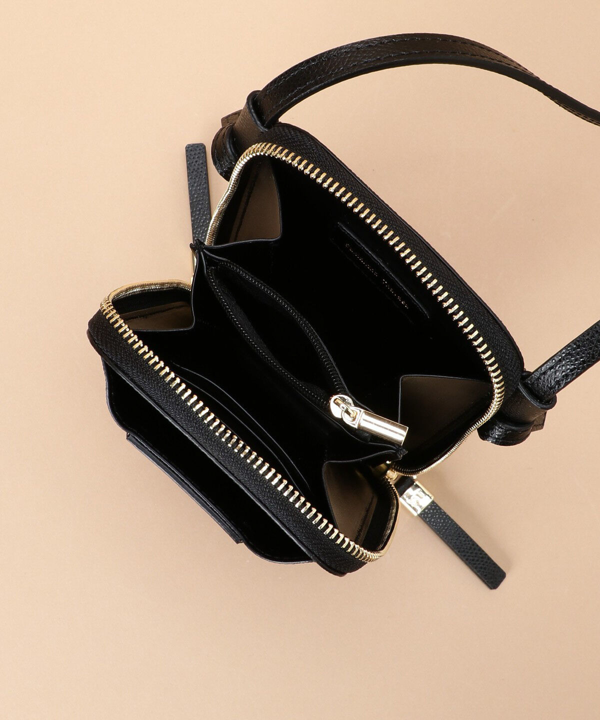 Samantha Thavasa「STオレール　スマホショルダー」|ショルダー・メッセンジャー|