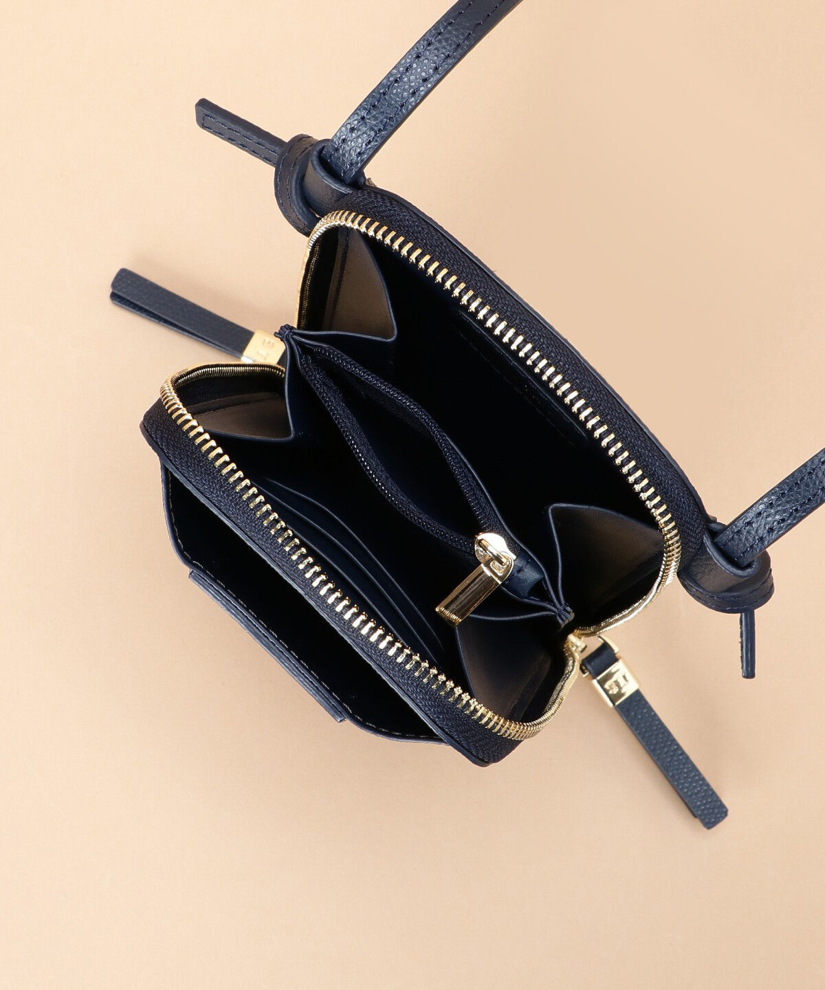 Samantha Thavasa「STオレール　スマホショルダー」|ショルダー・メッセンジャー|