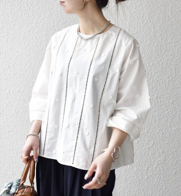 SHIPS any「【WEB限定】SHIPS any:〈洗濯機可能〉フラワー モチーフ ハシゴレース クルーネック ブラウス」|シャツ・ブラウス|