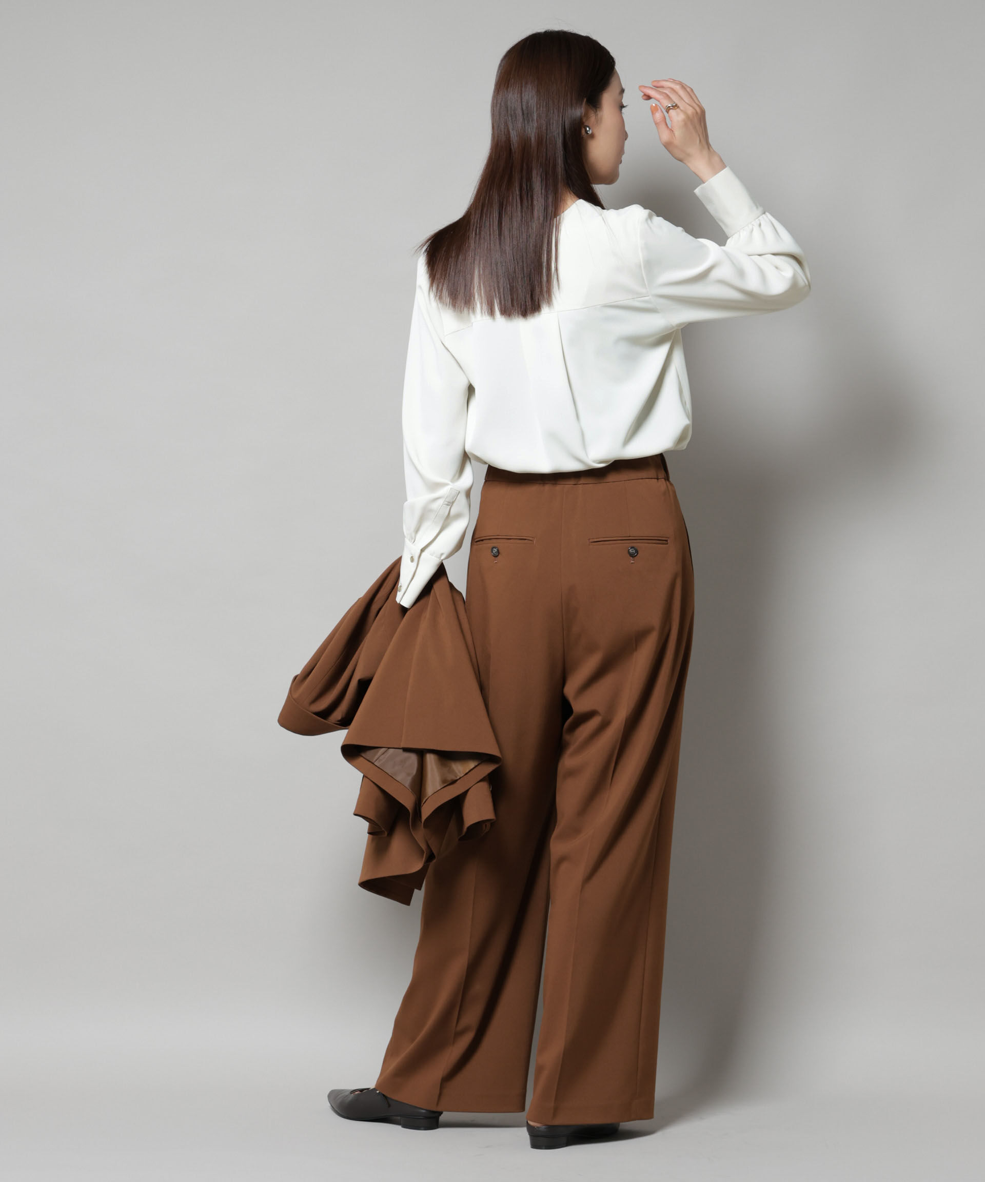 nano･universe「フロントボタンVネックブラウス」|シャツ・ブラウス|