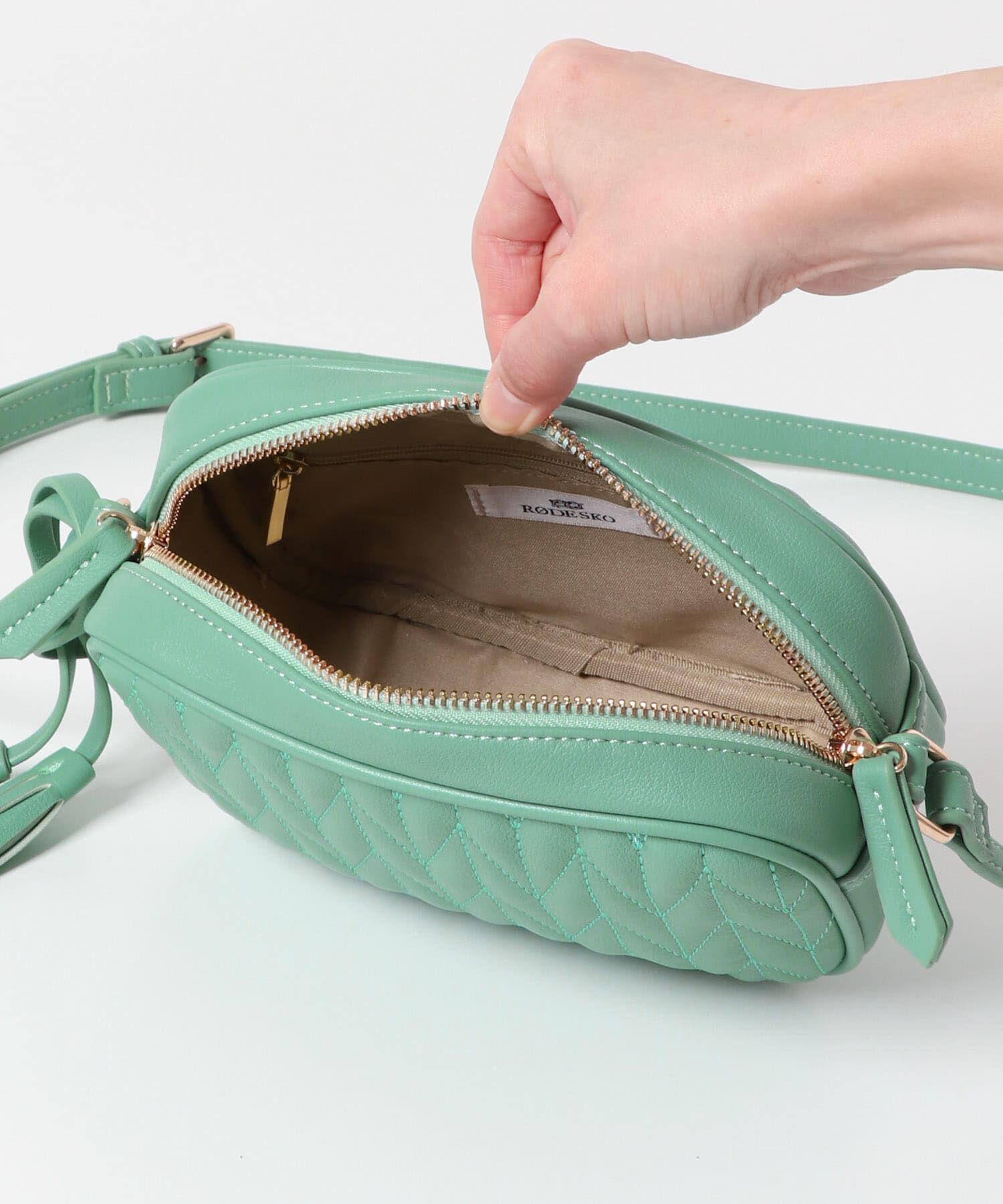 RODE SKO「タッセル付ステッチショルダーバッグ」|ショルダー・メッセンジャー|