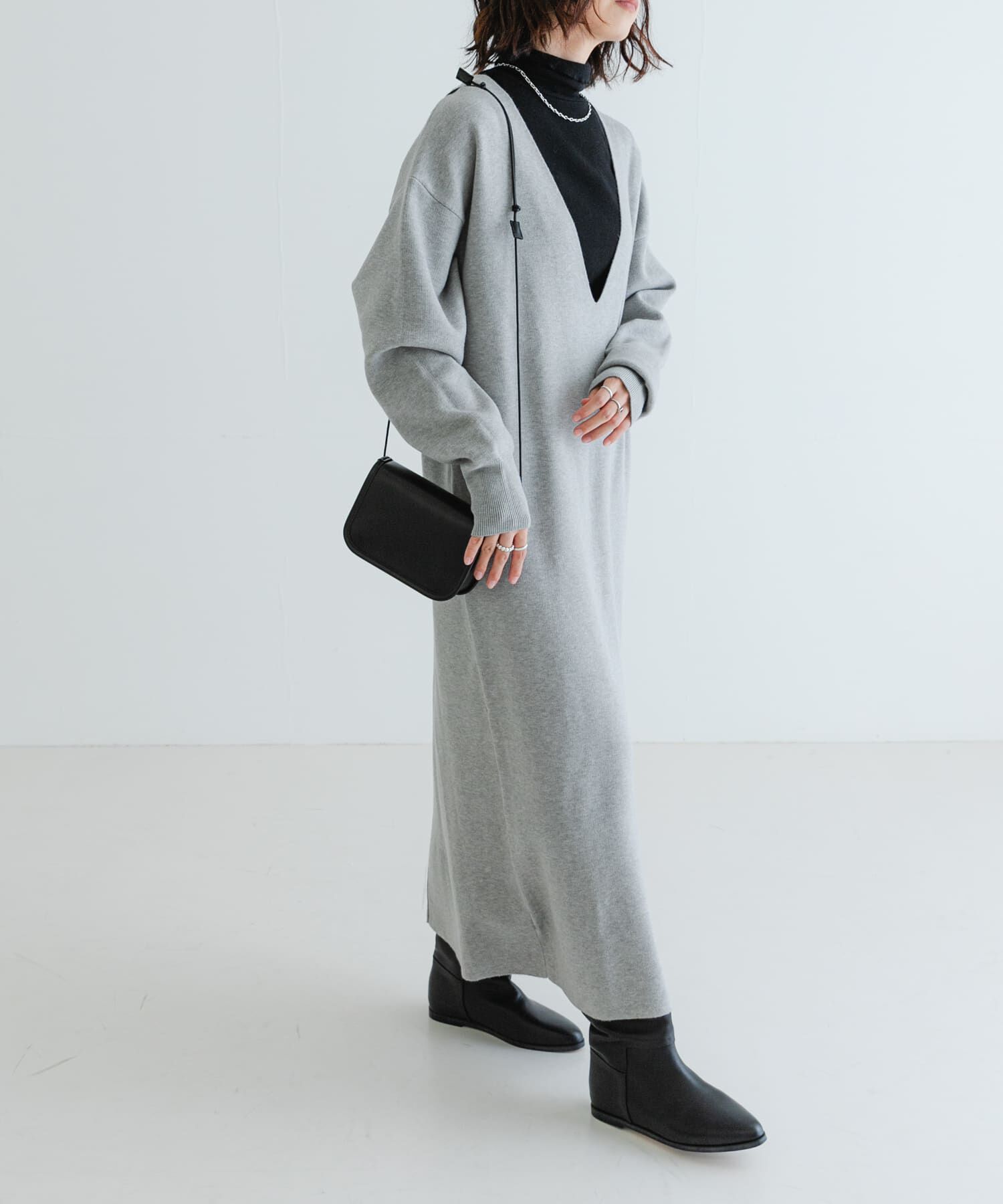 URBAN RESEARCH「深Vネックニットワンピース」|ワンピース|