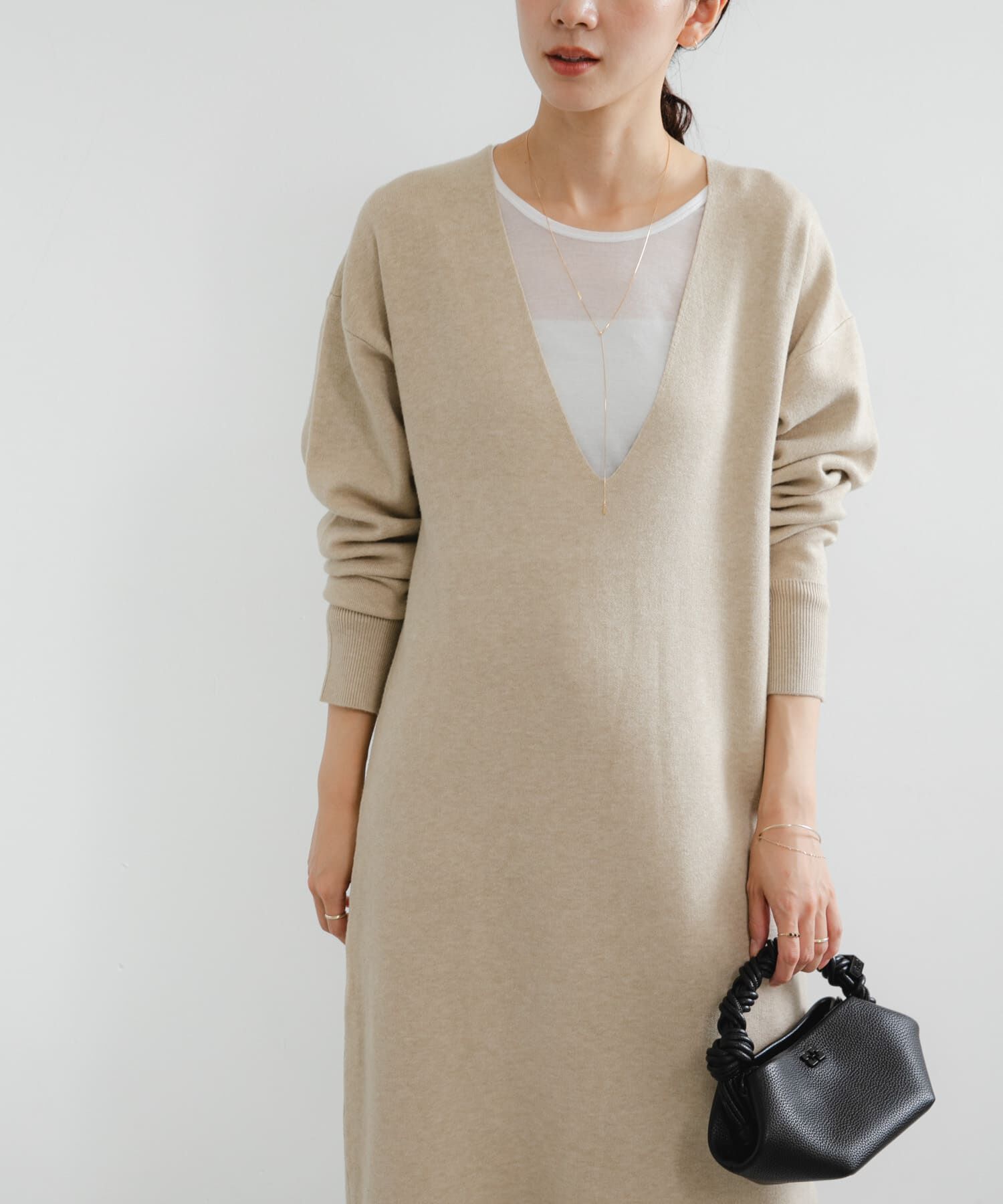 URBAN RESEARCH「深Vネックニットワンピース」|ワンピース|