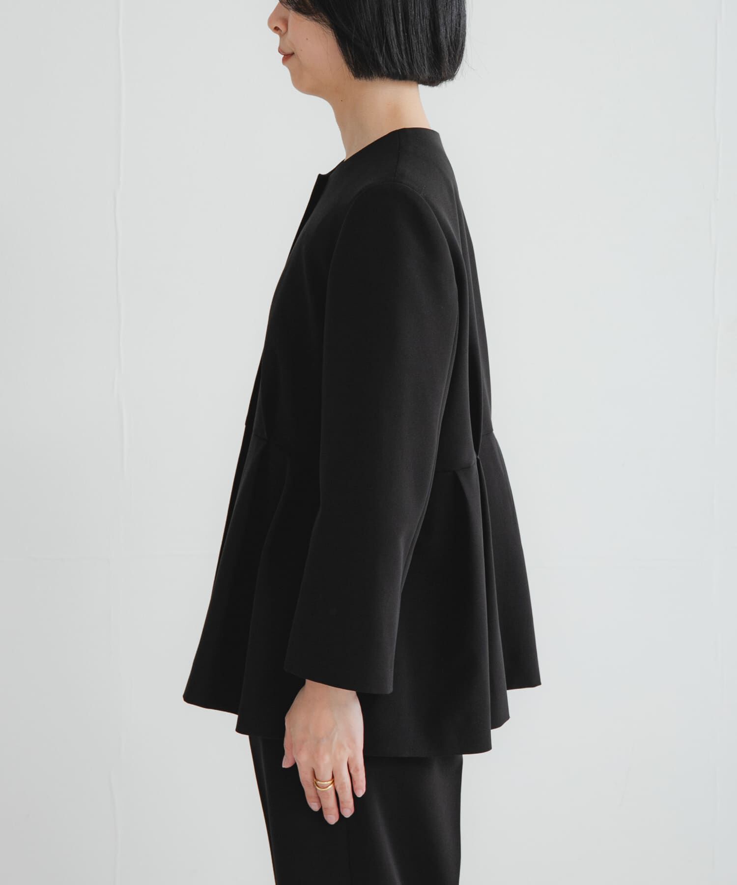 URBAN RESEARCH「ノーカラーペプラムジャケット」|ノーカラージャケット|