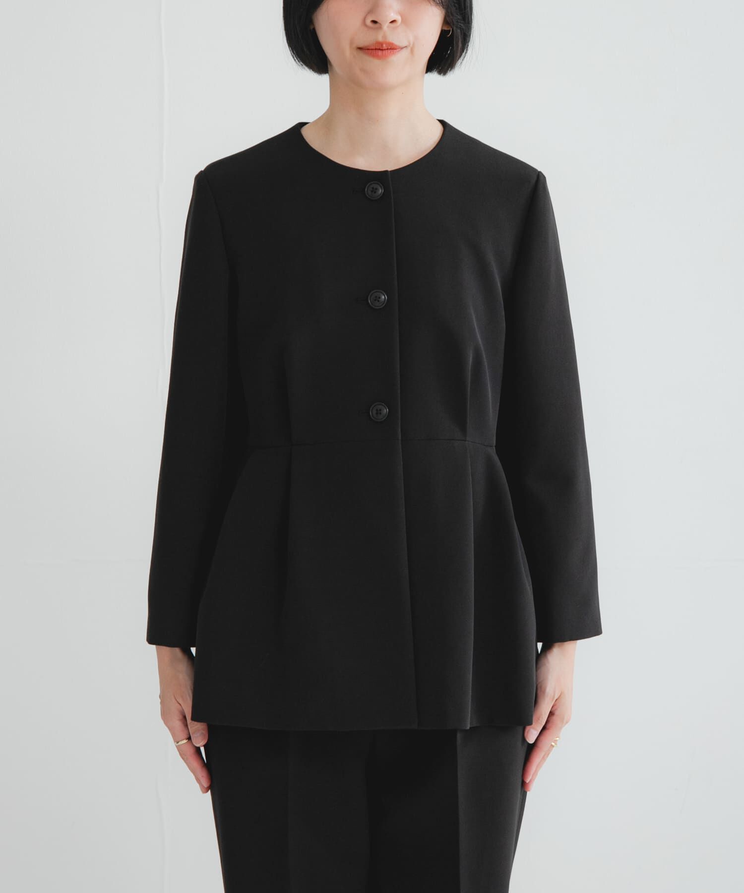 URBAN RESEARCH「ノーカラーペプラムジャケット」|ノーカラージャケット|