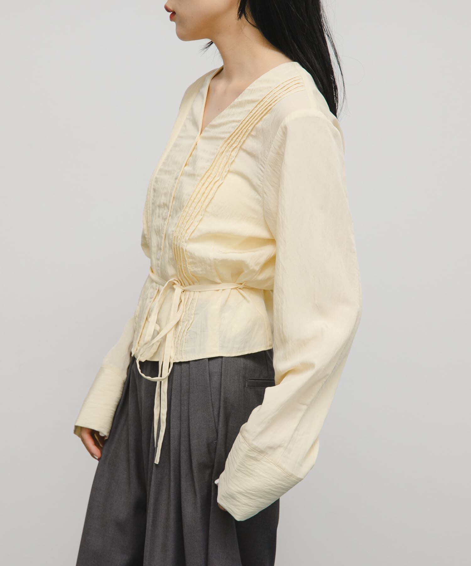  「ピンタックVネックブラウス」|シャツ・ブラウス|
