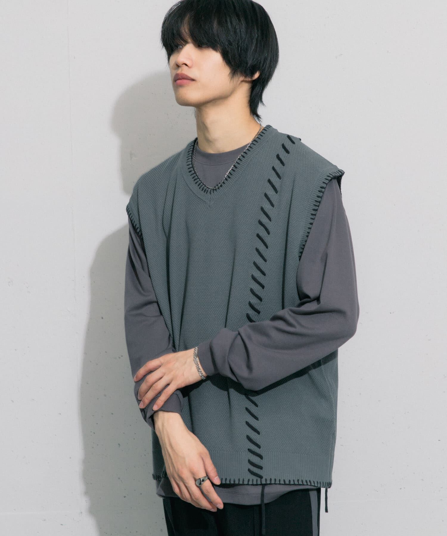 SENSE OF PLACE by URBAN RESEARCH「ブランケットステッチVネックベスト」|ベスト・ジレ|