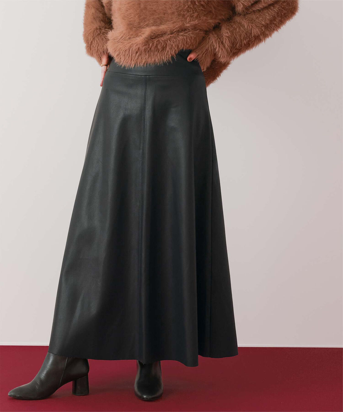 ur's「フェイクレザーフレアスカート」|スカート|