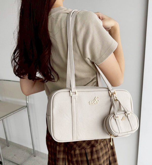  「チャーム付きスクエアボストン」|ショルダー・メッセンジャー|アイボリー