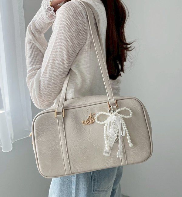  「チャーム付きスクエアボストン」|ショルダー・メッセンジャー|