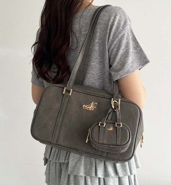  「チャーム付きスクエアボストン」|ショルダー・メッセンジャー|