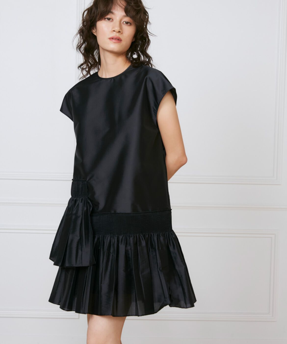 INED「シャーリングプリーツワンピース《la veille by SUPERIOR CLOSET》」|ワンピース|