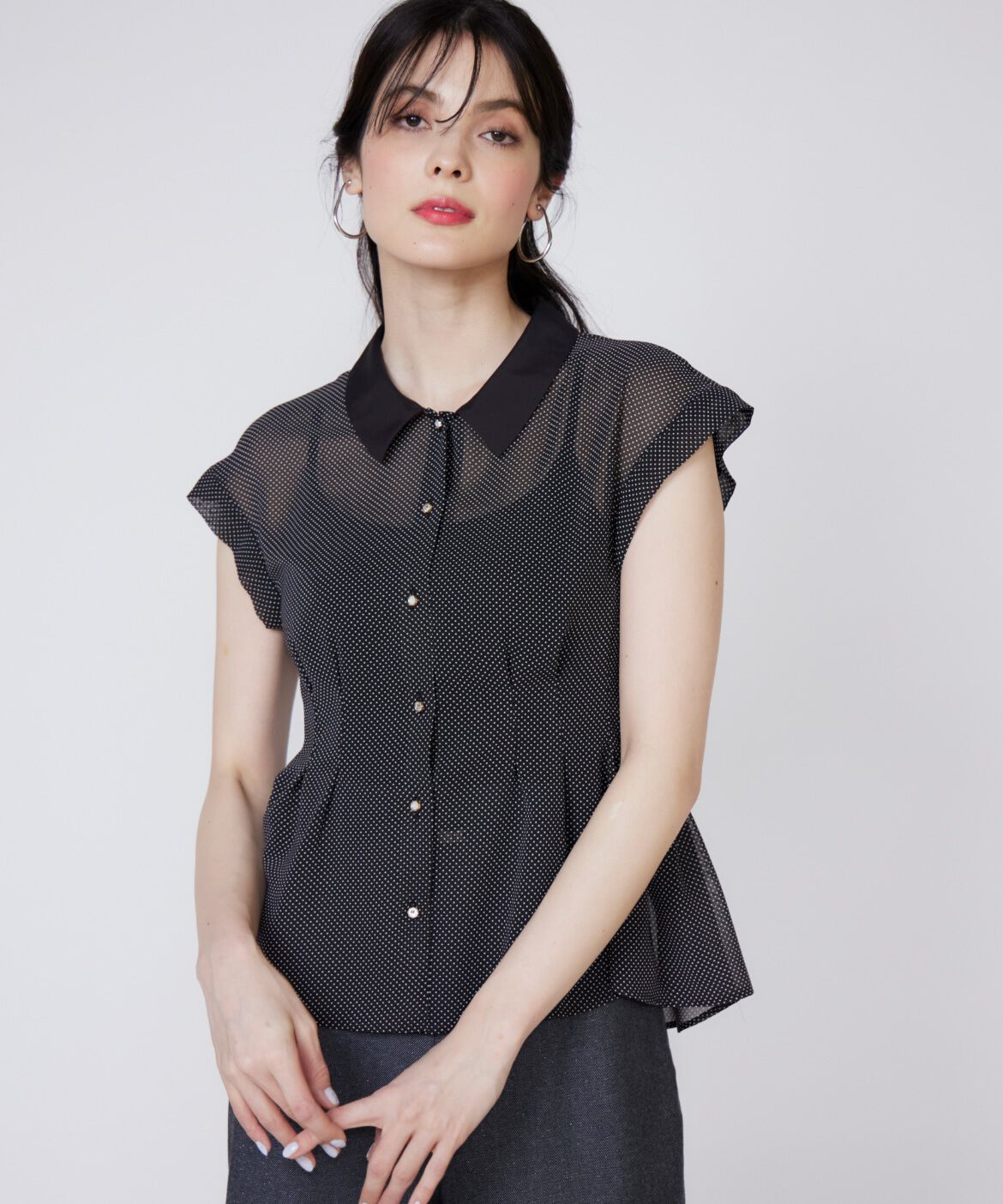 Maglie le cassetto「《大きいサイズ》衿配色シアードットブラウス」|シャツ・ブラウス|ブラック
