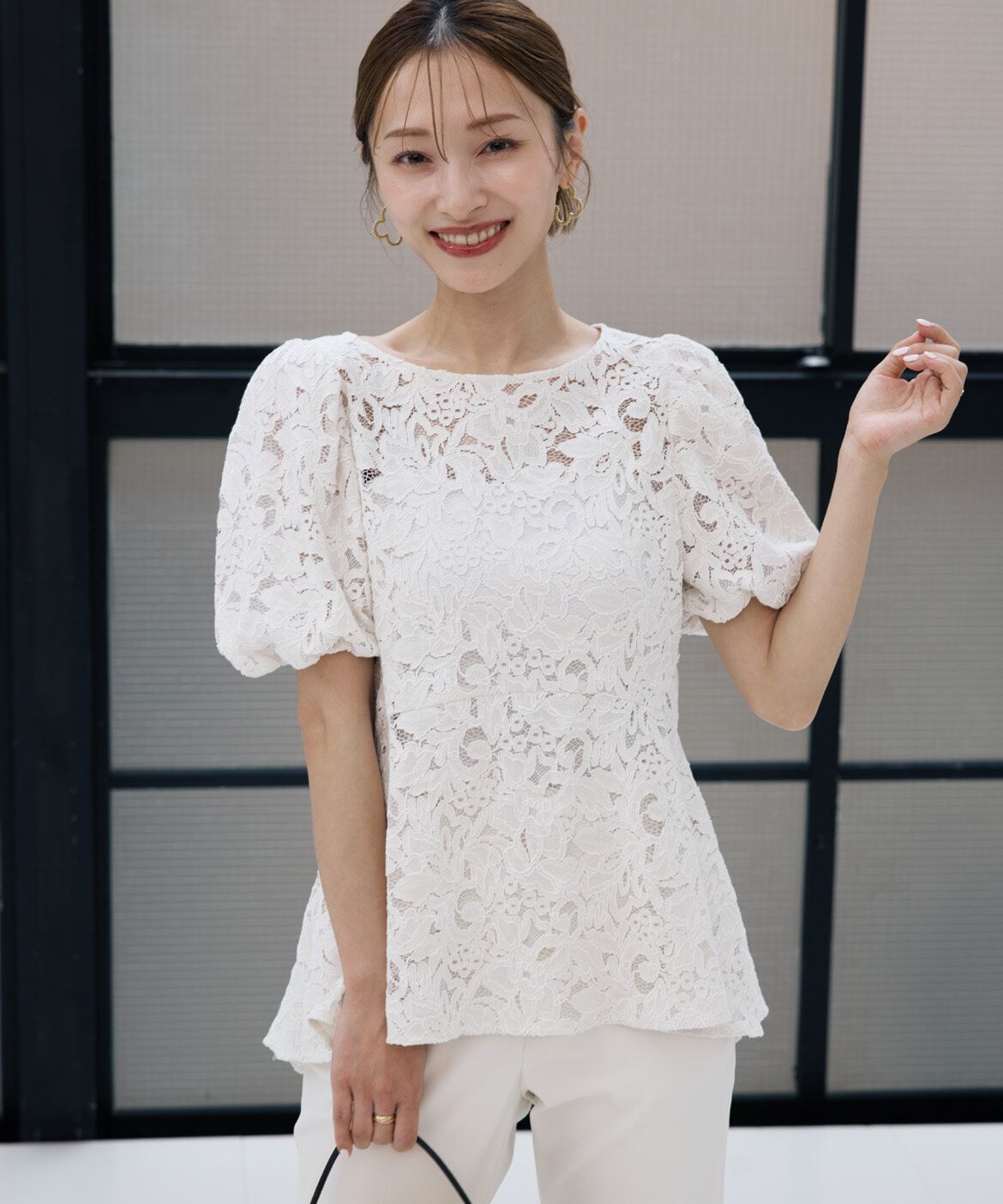 Maglie le cassetto「《M Maglie le cassetto&times;吉田理紗》シアーレースペプラムブラウス」|シャツ・ブラウス|オフホワイト1