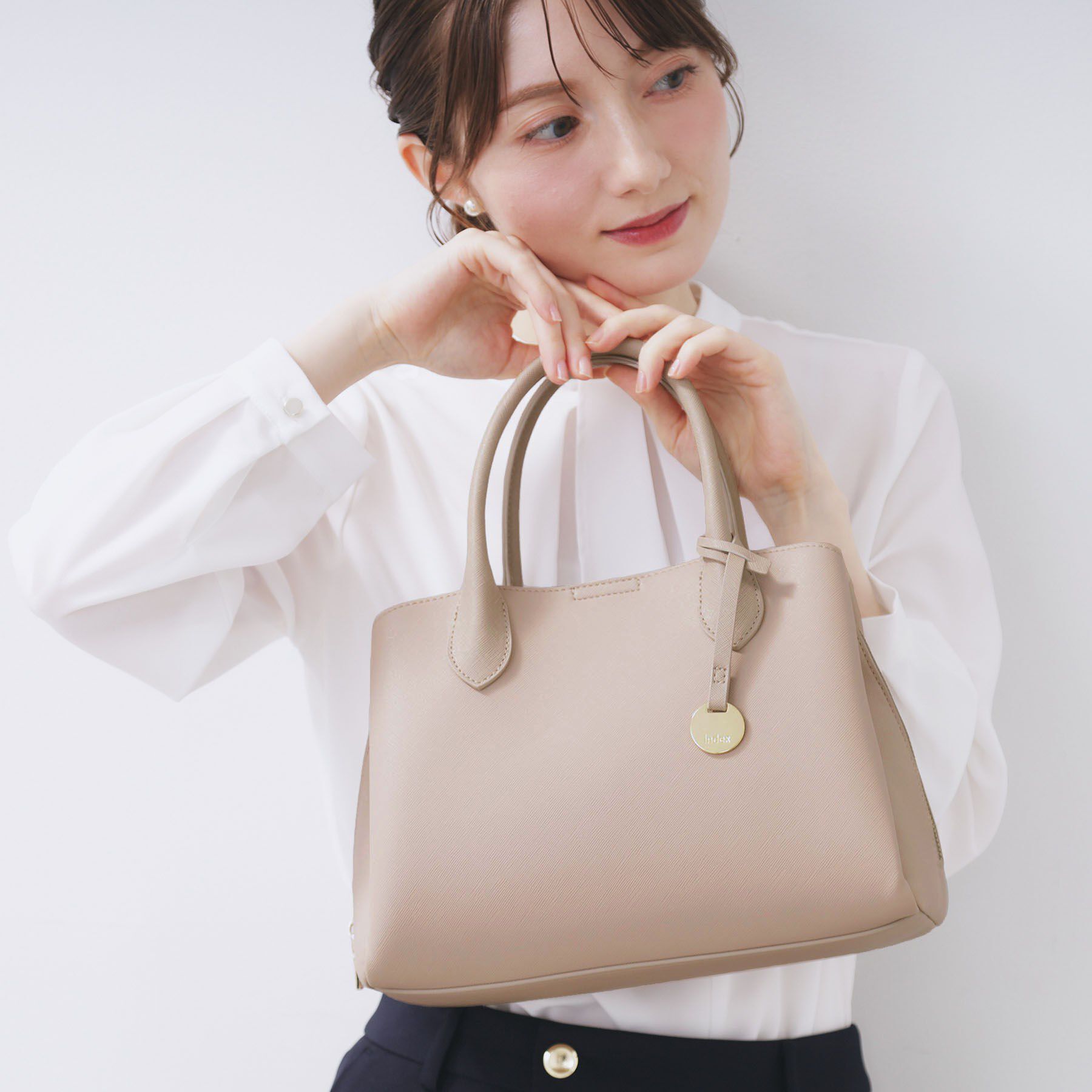 index「≪通勤・セレモニー対応≫2WAYカクシボミドルボストンバッグ」|ボストンバッグ|ベージュ(052)