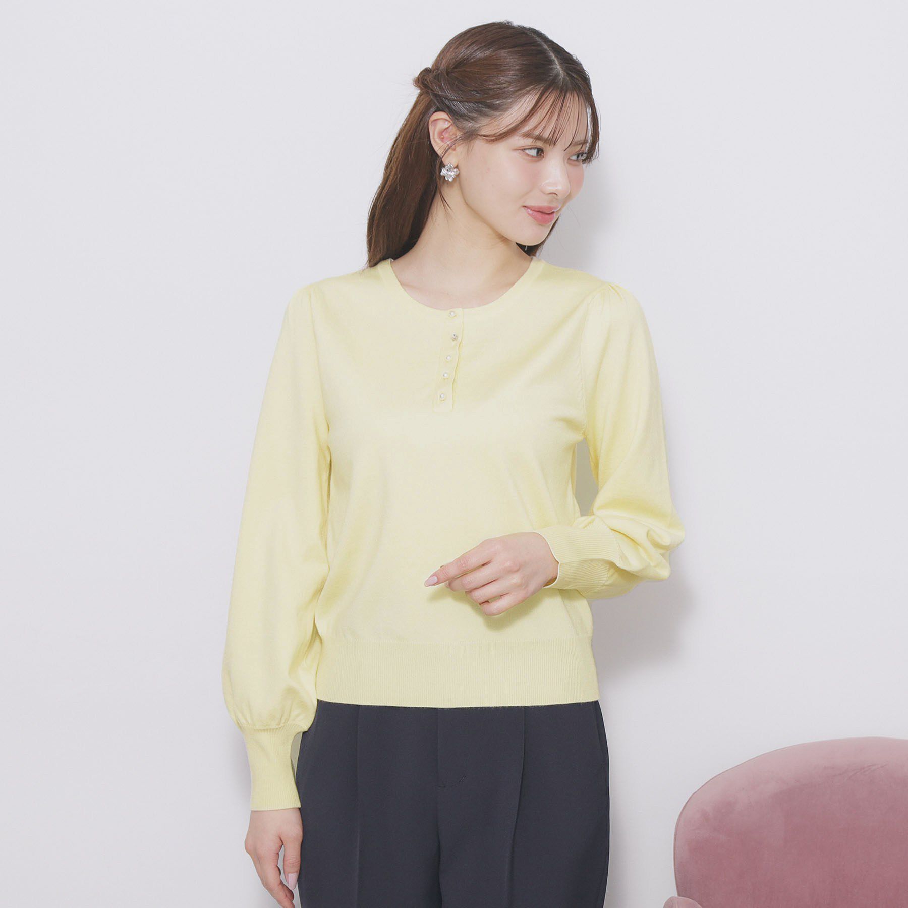 index「ビジューボタンヘンリーネックニット【洗濯機OK】」|ニット・セーター|