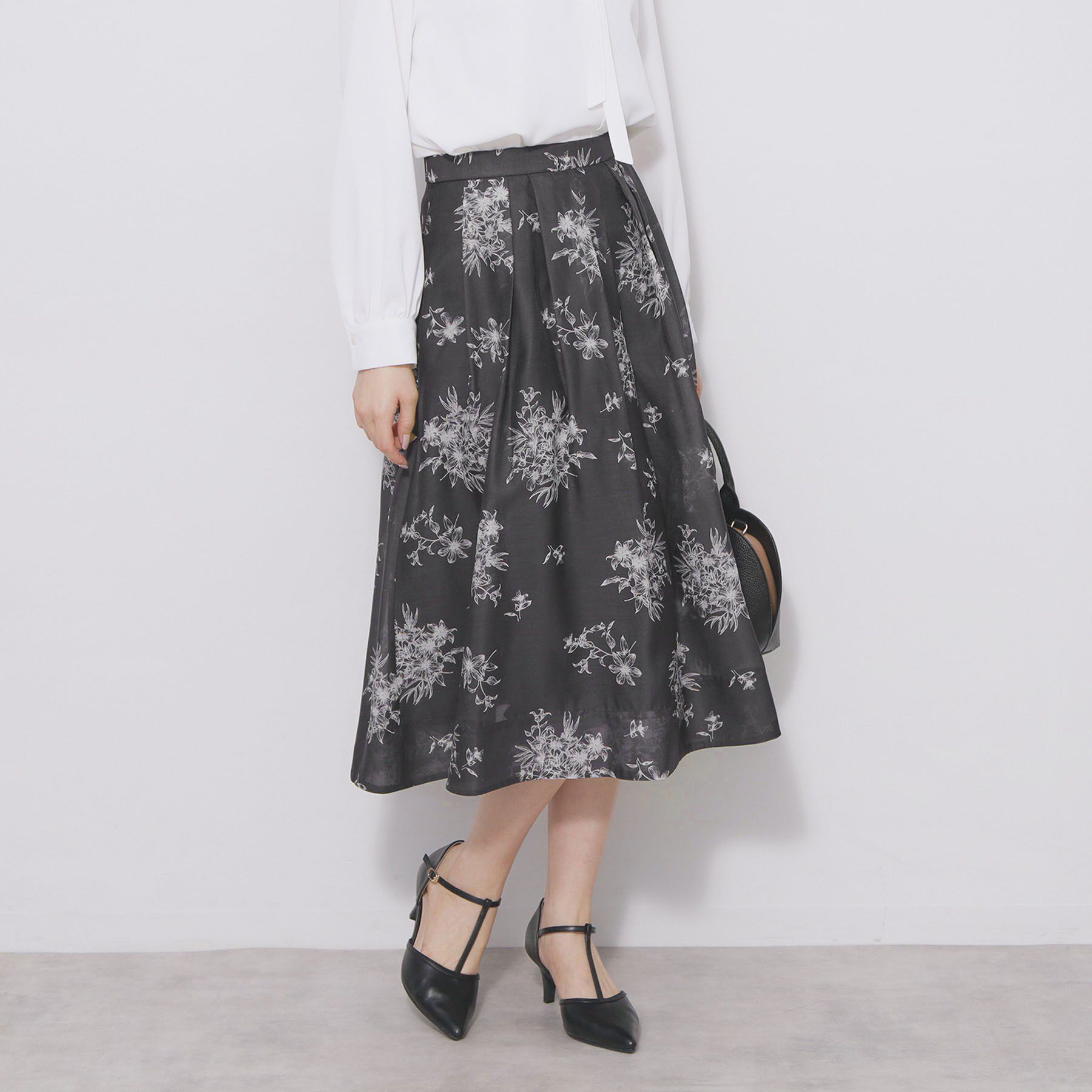 index「オーガンジーフラワーフレアスカート【洗濯機OK/イージーアイロン】」|スカート|ネイビー(194)