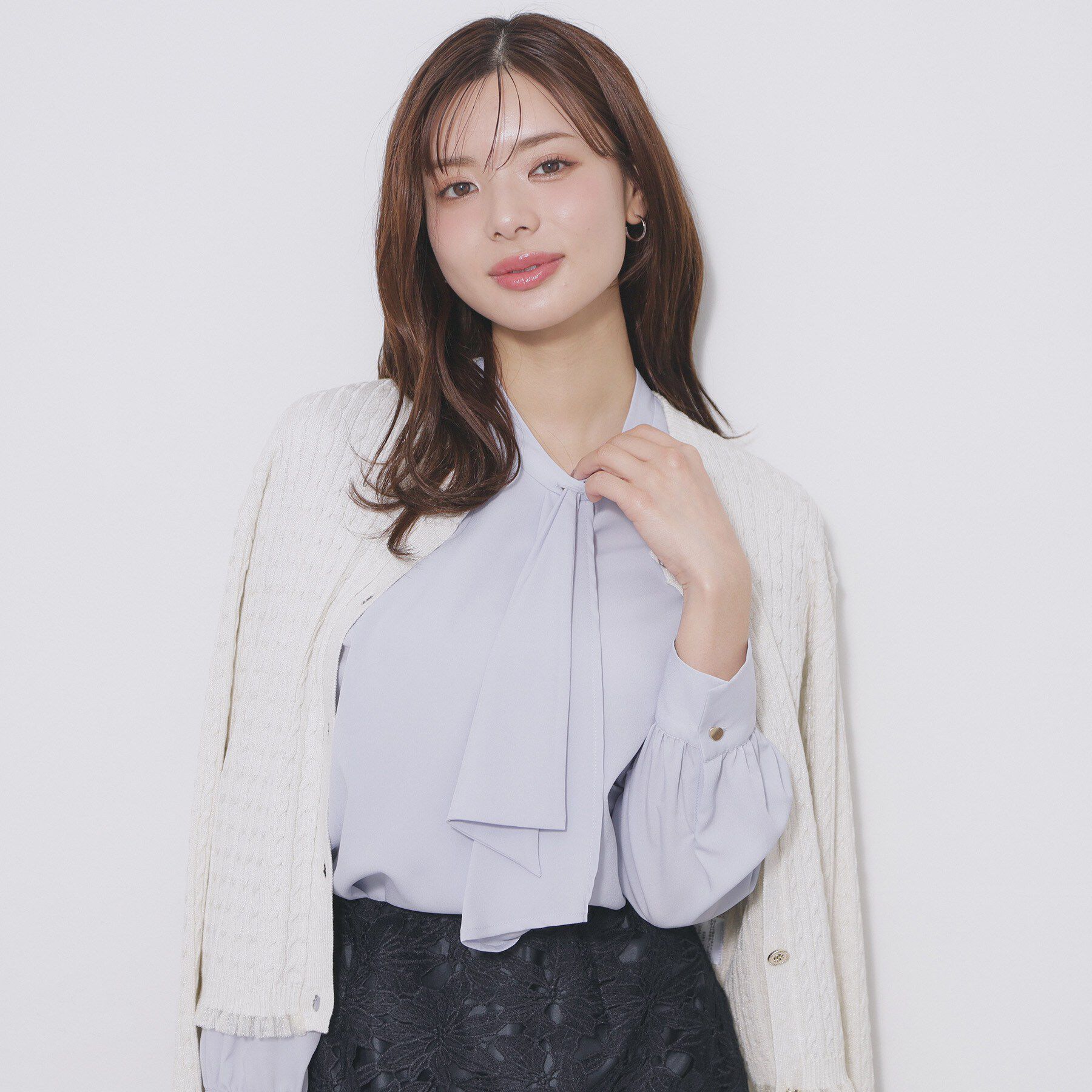 index「アシンメトリーボウタイブラウス【洗濯機OK/イージーアイロン/防シワ】《XS～LL》」|シャツ・ブラウス|