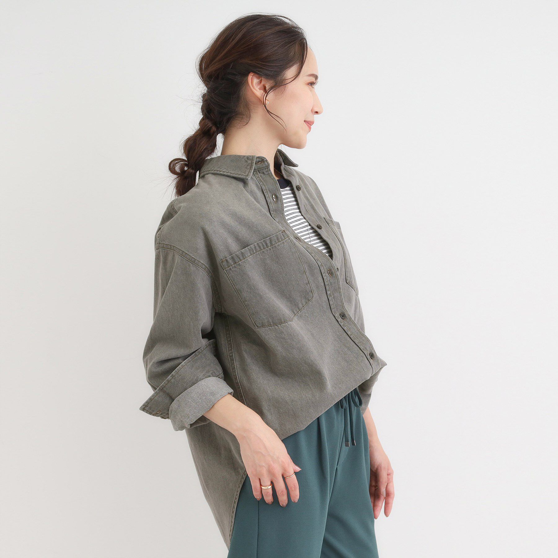 SHOO･LA･RUE「【S-LL】大人のカジュアルコーデに こなれデニムシャツ」|シャツ・ブラウス|