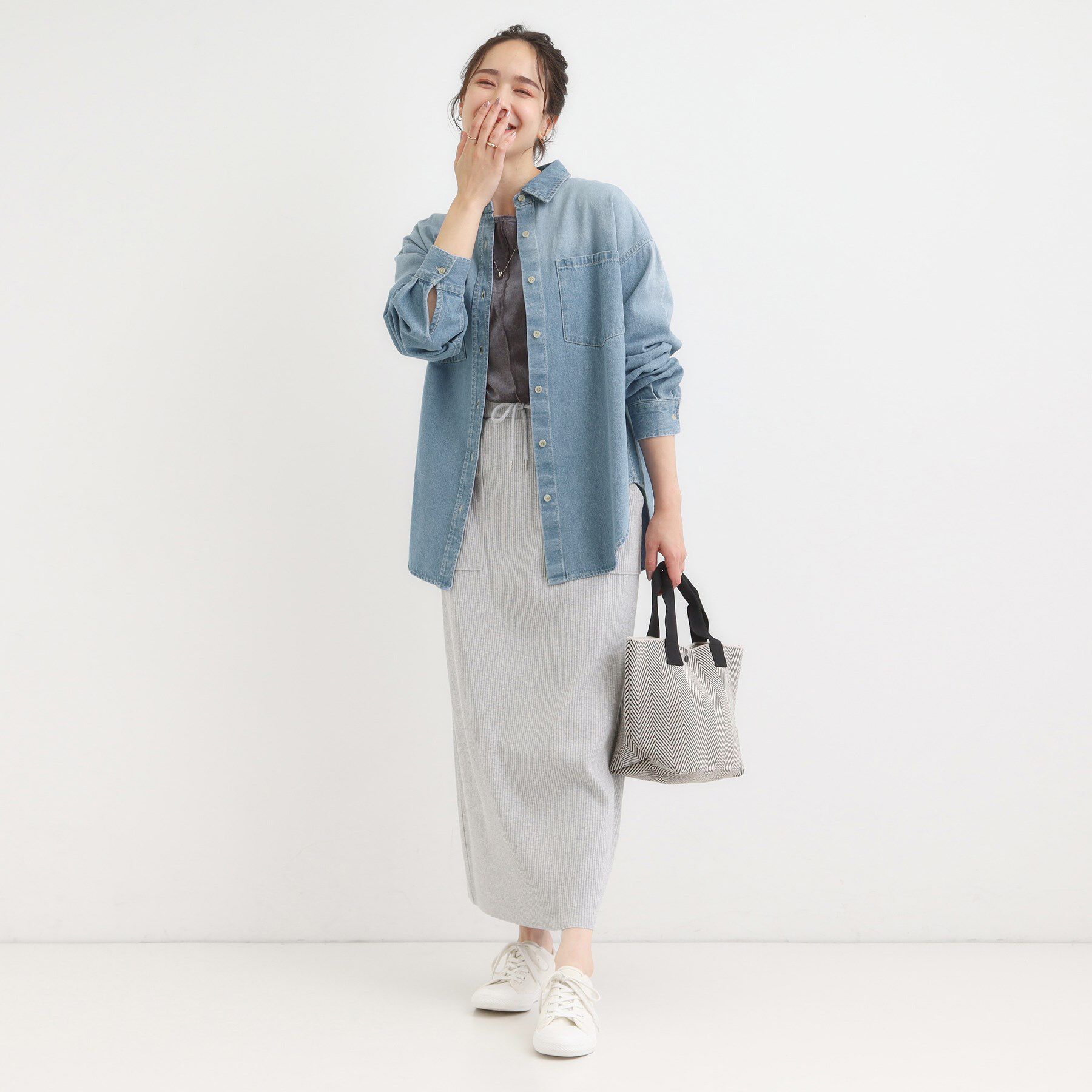 SHOO･LA･RUE「【S-LL】大人のカジュアルコーデに こなれデニムシャツ」|シャツ・ブラウス|