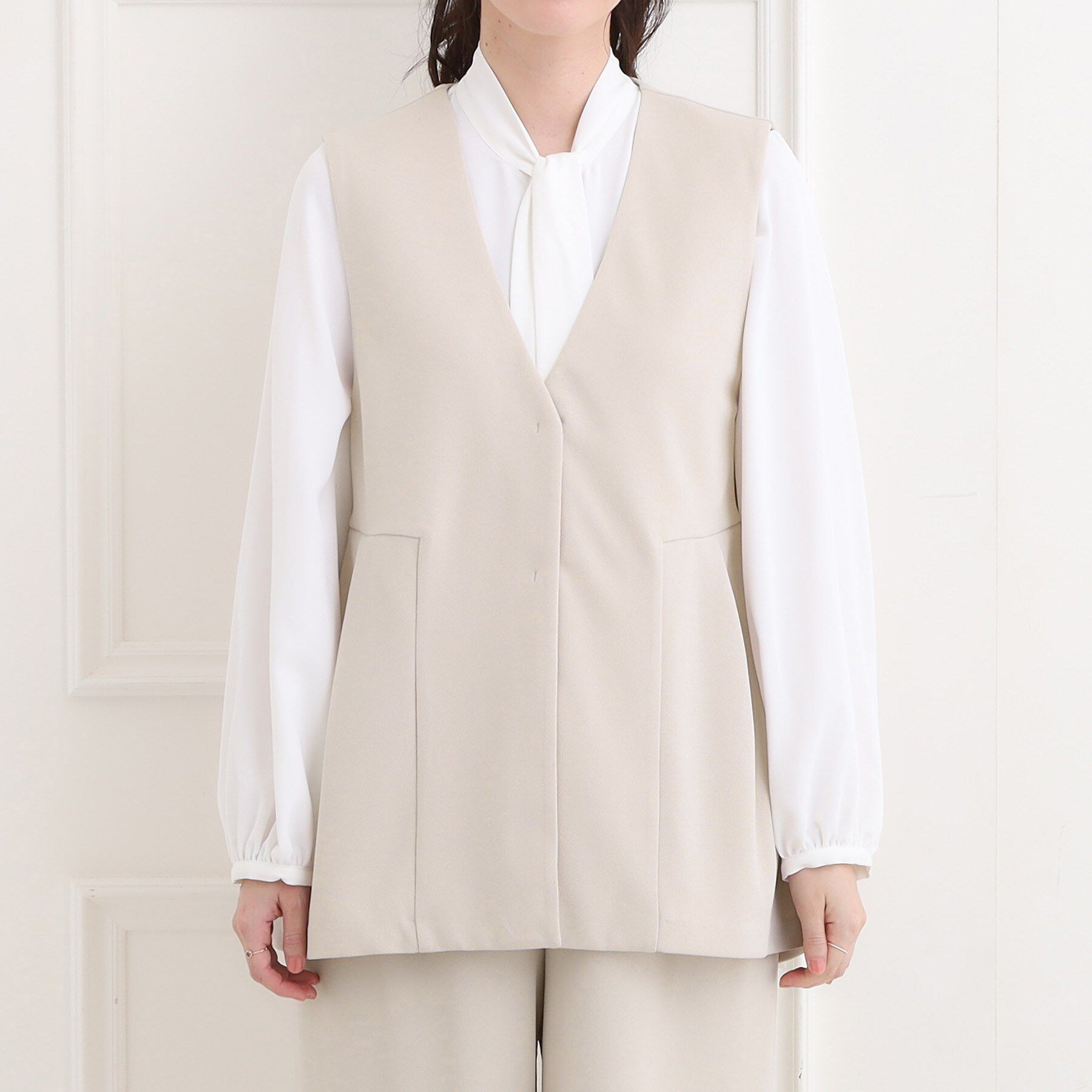 SHOO･LA･RUE「【洗濯機可/S-3L/イージーケア】きちんと楽に。カットジョーゼットペプラムジレ」|ベスト・ジレ|