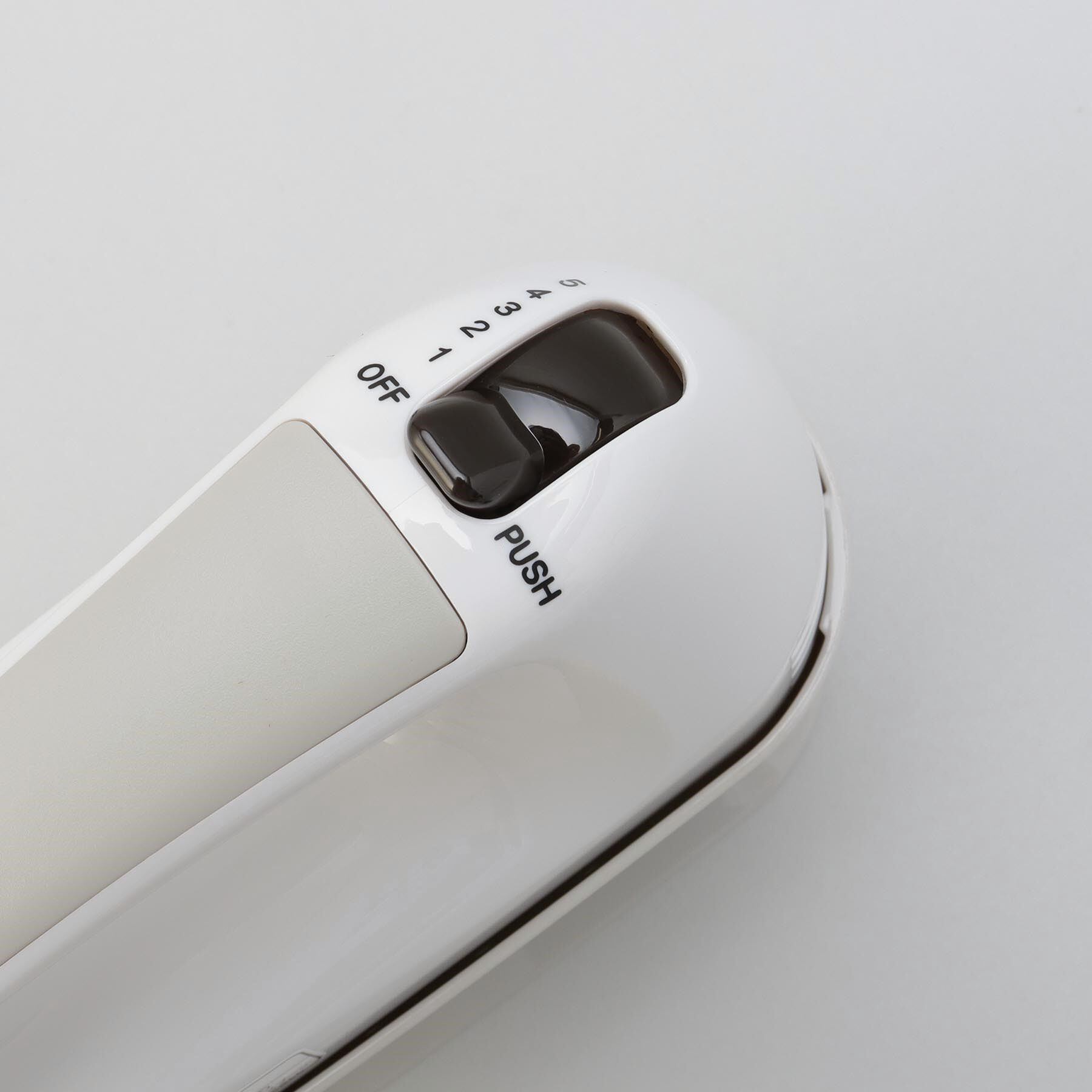 212 KITCHEN STORE「ハンドミキサー THM273 WH」|食器・キッチングッズ|