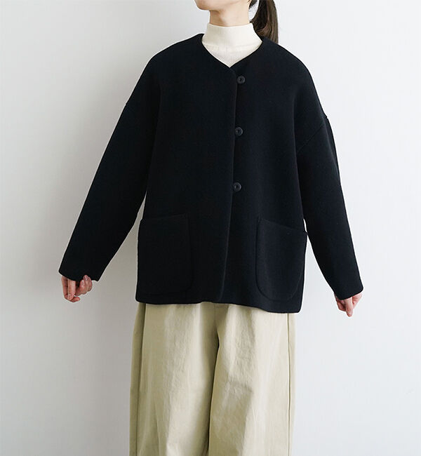 オオカミとフクロウ「オオカミとシロクマのヴィーカ」|ノーカラーコート|