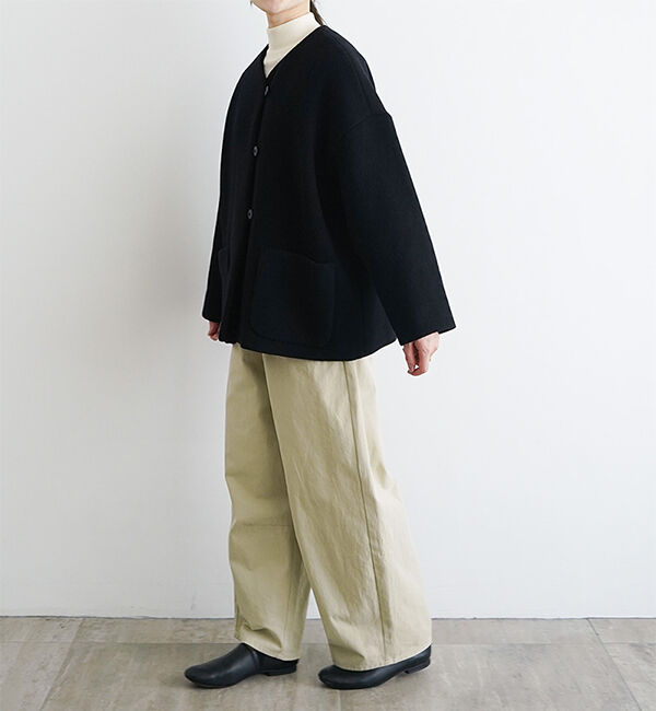 オオカミとフクロウ「オオカミとシロクマのヴィーカ」|ノーカラーコート|