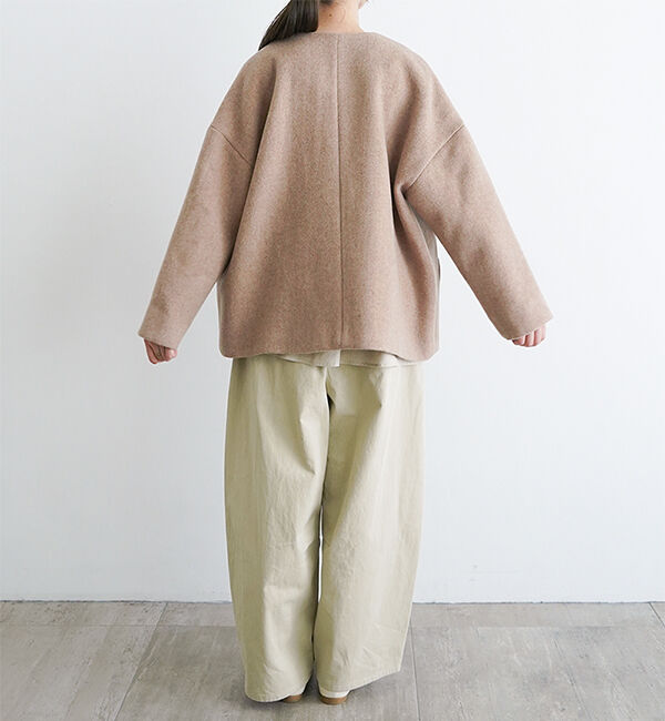 オオカミとフクロウ「オオカミとシロクマのヴィーカ」|ノーカラーコート|