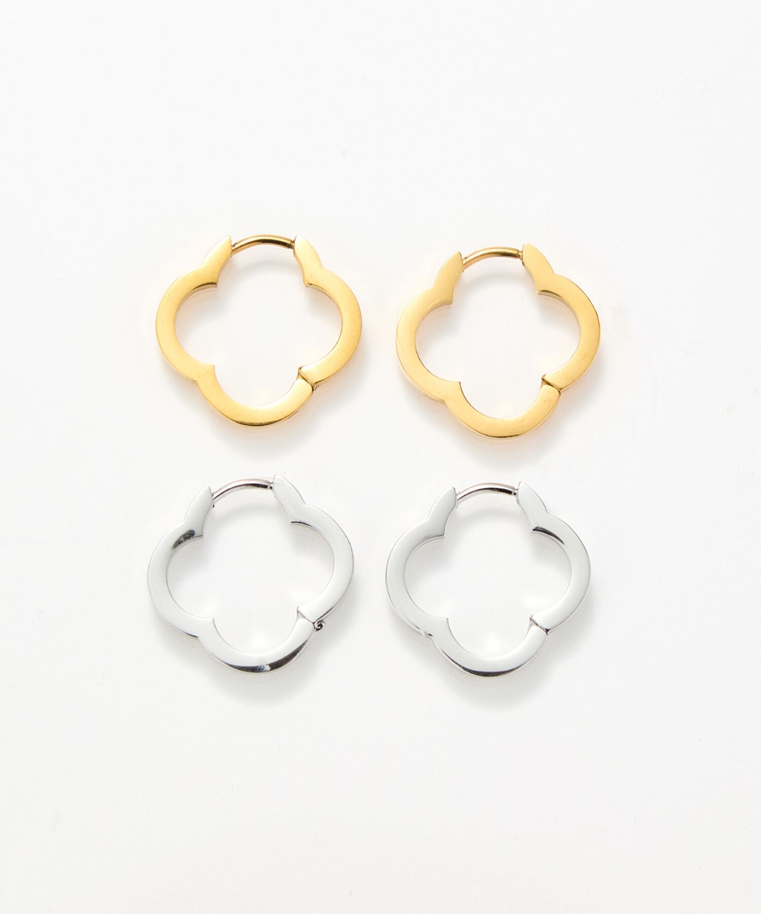 Phoebe「【金属アレルギー対応】フラワーワンタッチフープピアス　シルバー/サージカルステンレス」|ピアス|