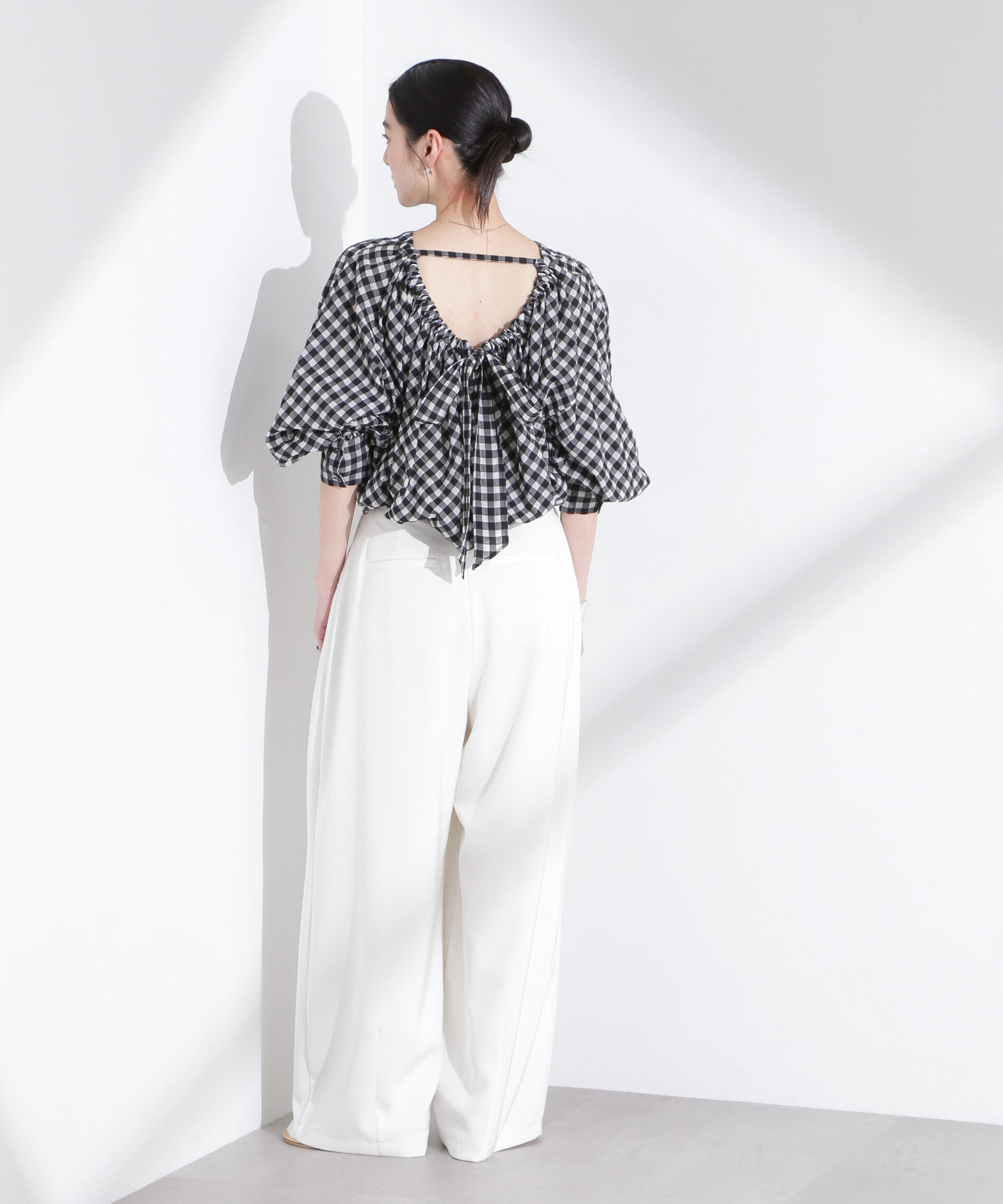 nano･universe「シアーチェックバックオープンバルーンブラウス」|シャツ・ブラウス|