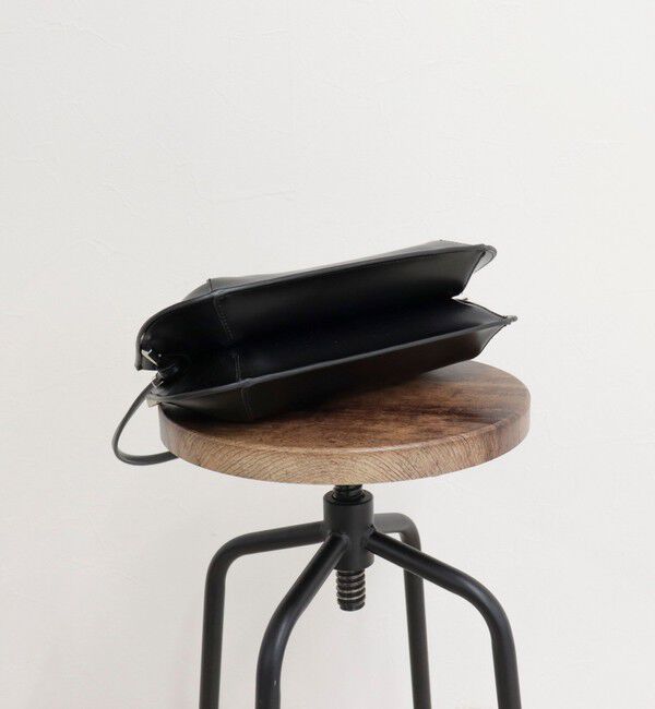 fredy emue「２ルームスリムバッグ」|ショルダー・メッセンジャー|