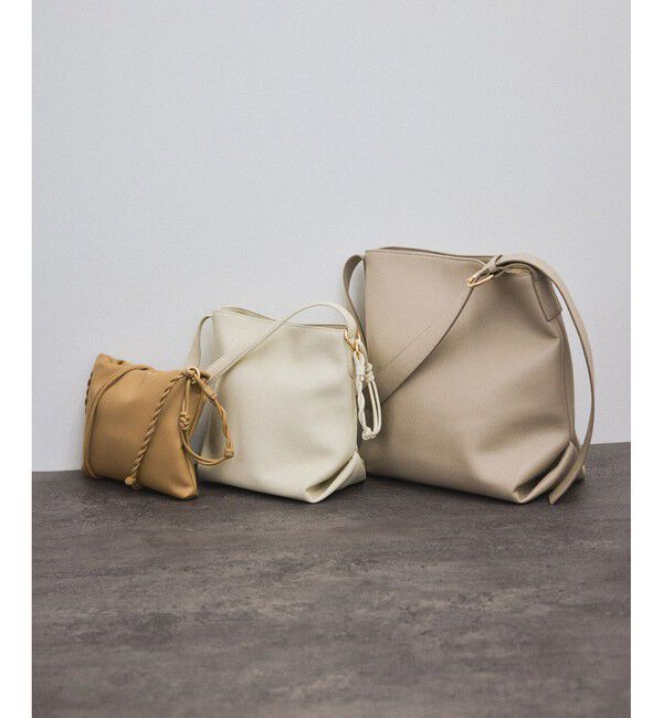 SALON adam et rope'「スプリットレザーミドルトートバッグ/バケットバッグ［WEB限定カラー/チャーム付き］」|ショルダー・メッセンジャー|