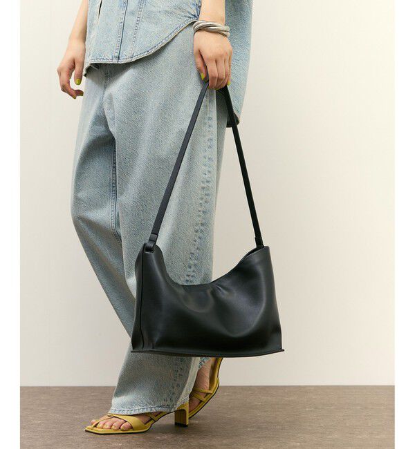 ADAM ET ROPE'「スクエアショルダーバッグ」|ショルダー・メッセンジャー|ブラック(01)