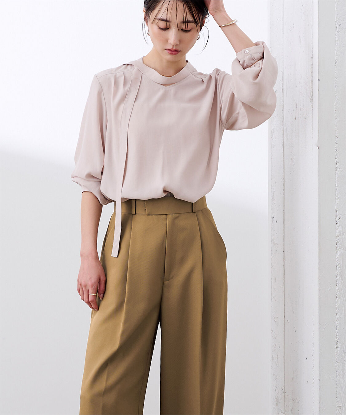 ur's「美シルエットワンタックワイドパンツ」|スラックス|