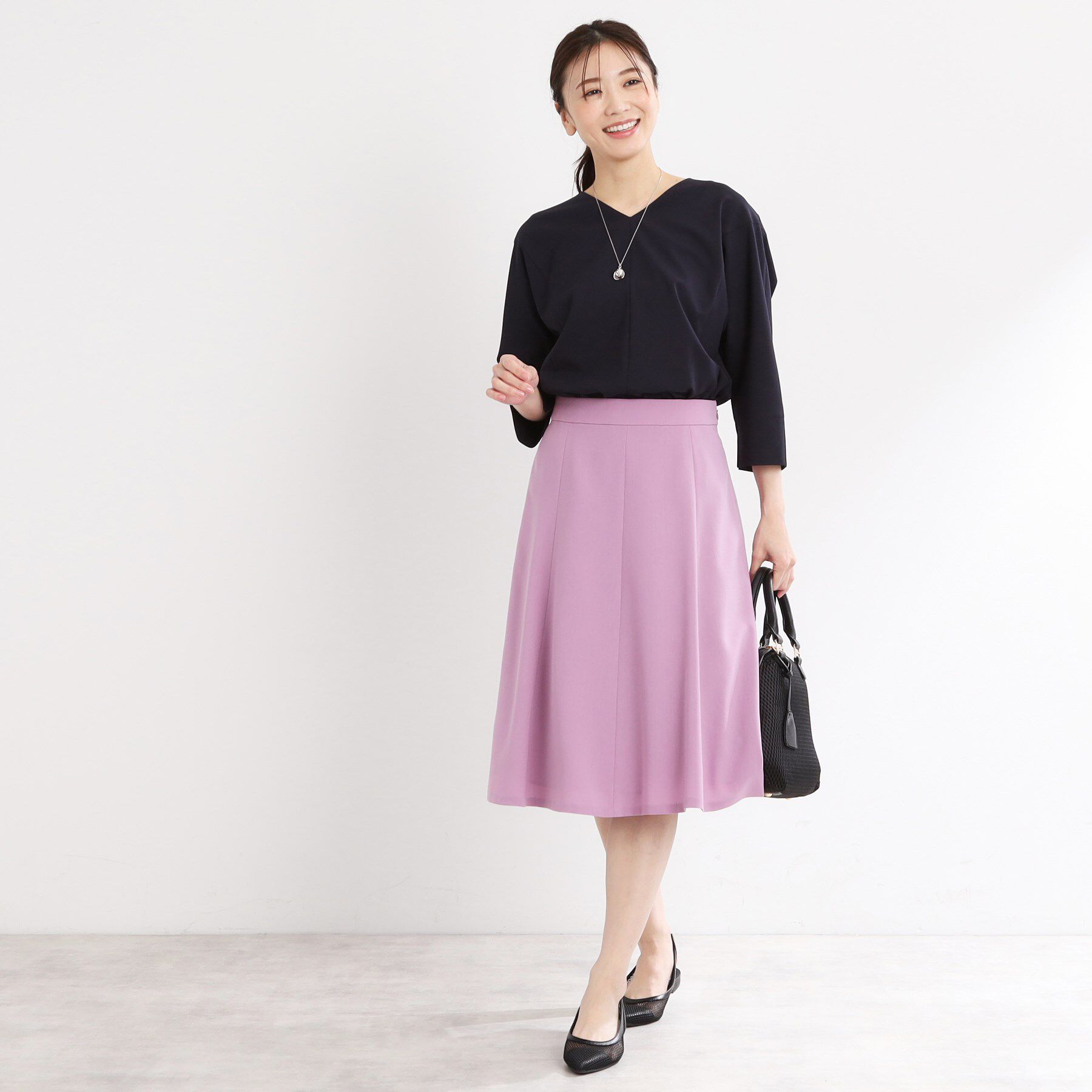 Reflect「【マシンウォッシュ可／セットアップ可能】ドルマンスリーブVネックブラウス」|シャツ・ブラウス|